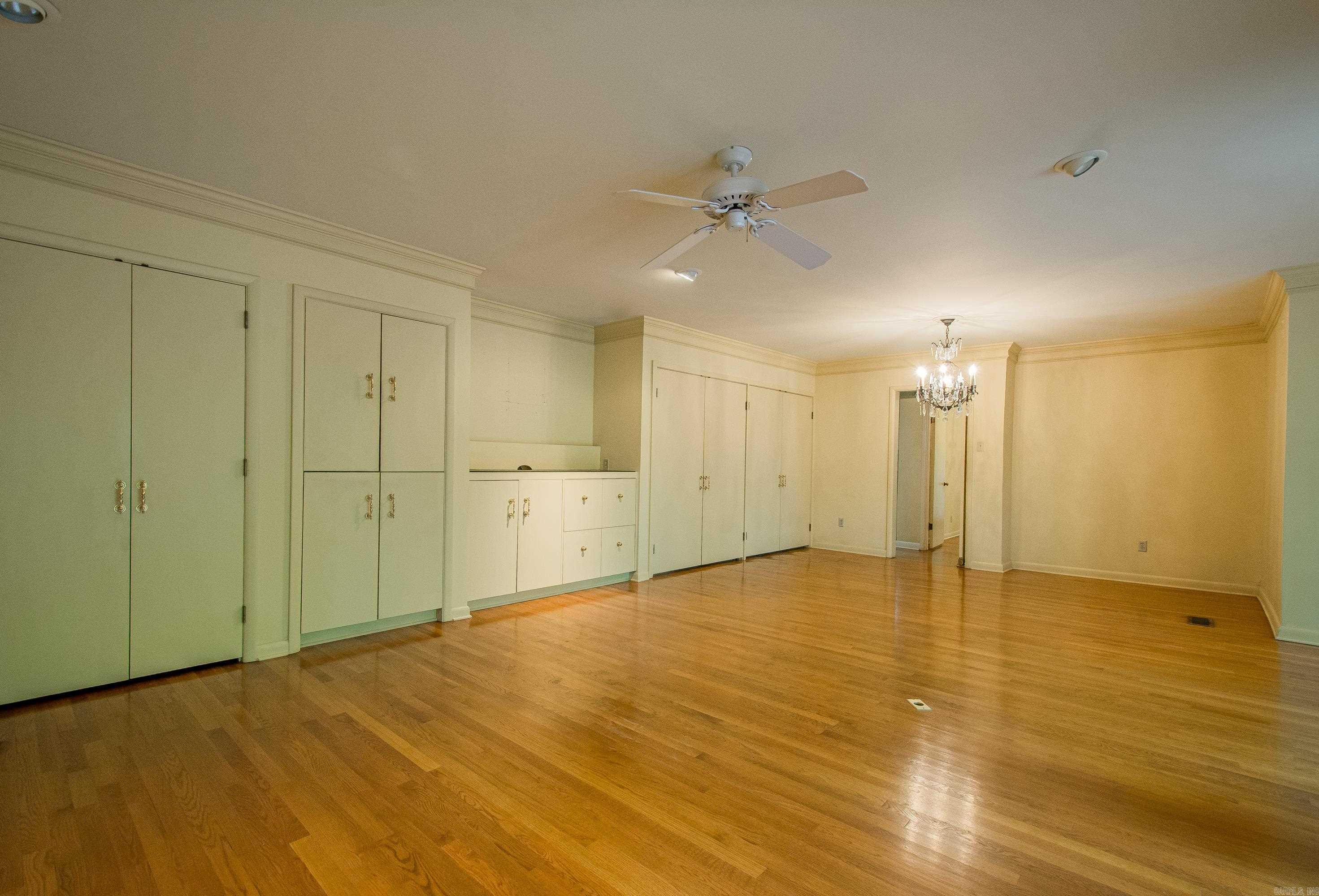 5540 N Grandview Street