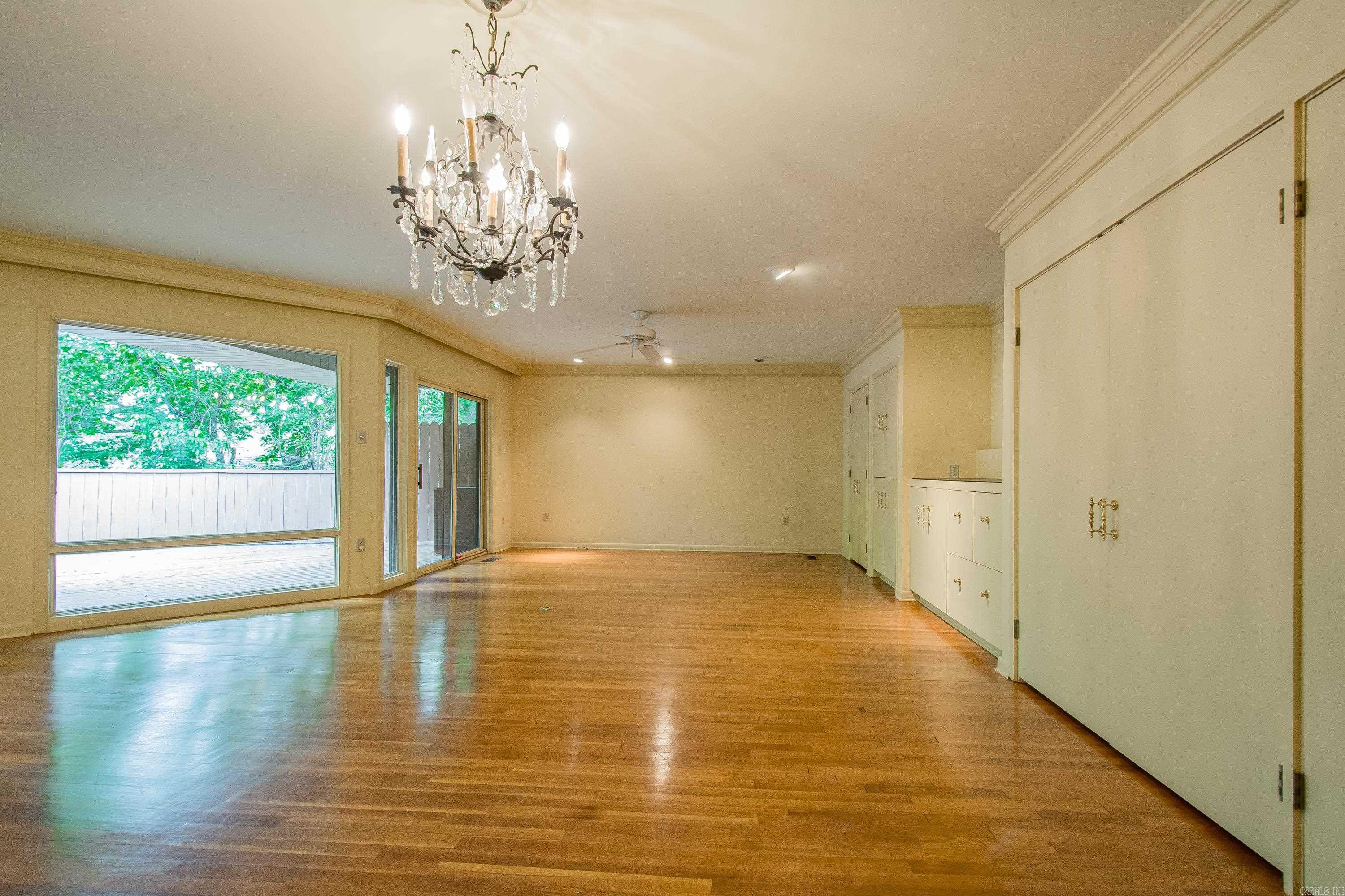 5540 N Grandview Street