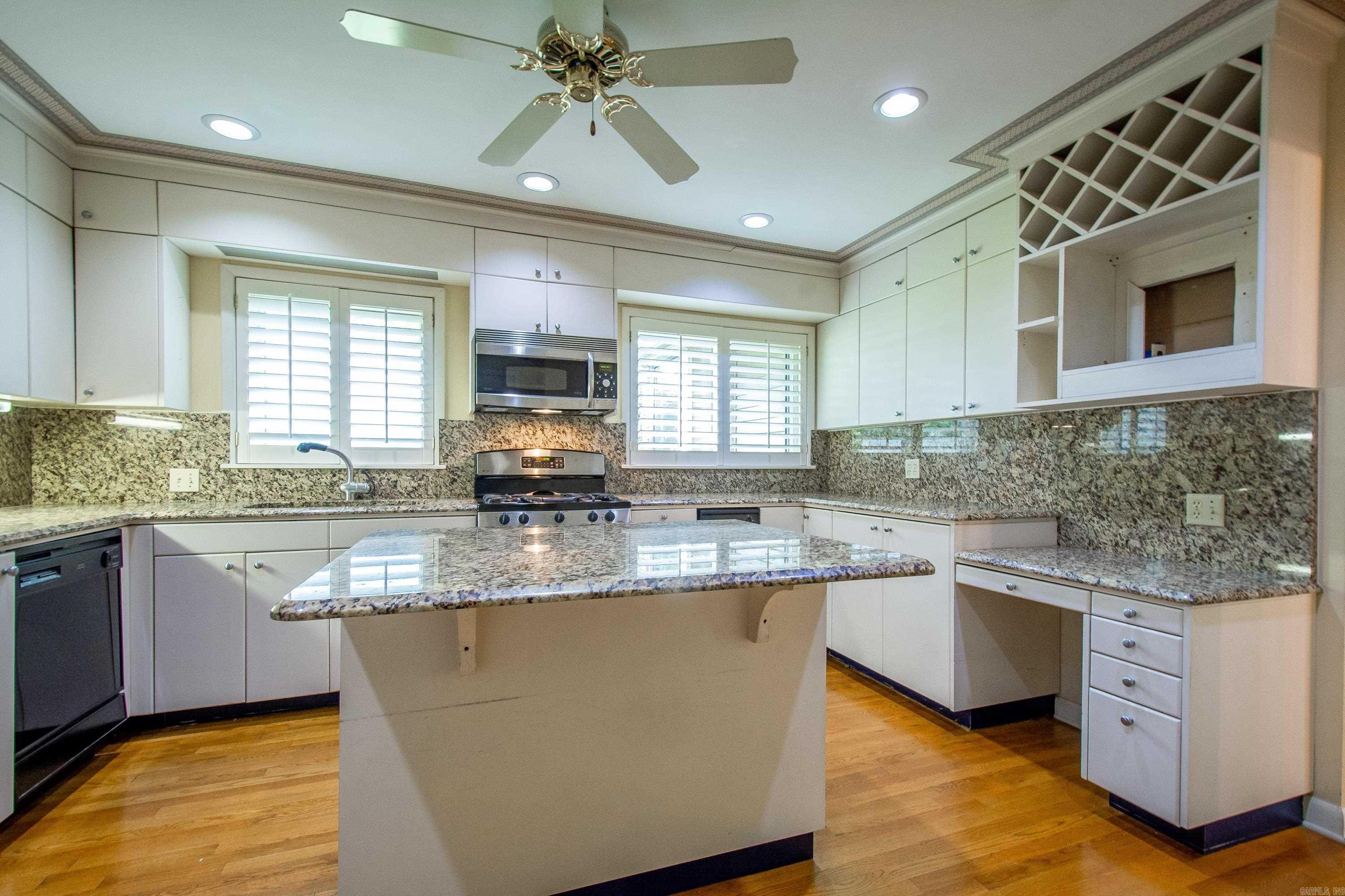 5540 N Grandview Street