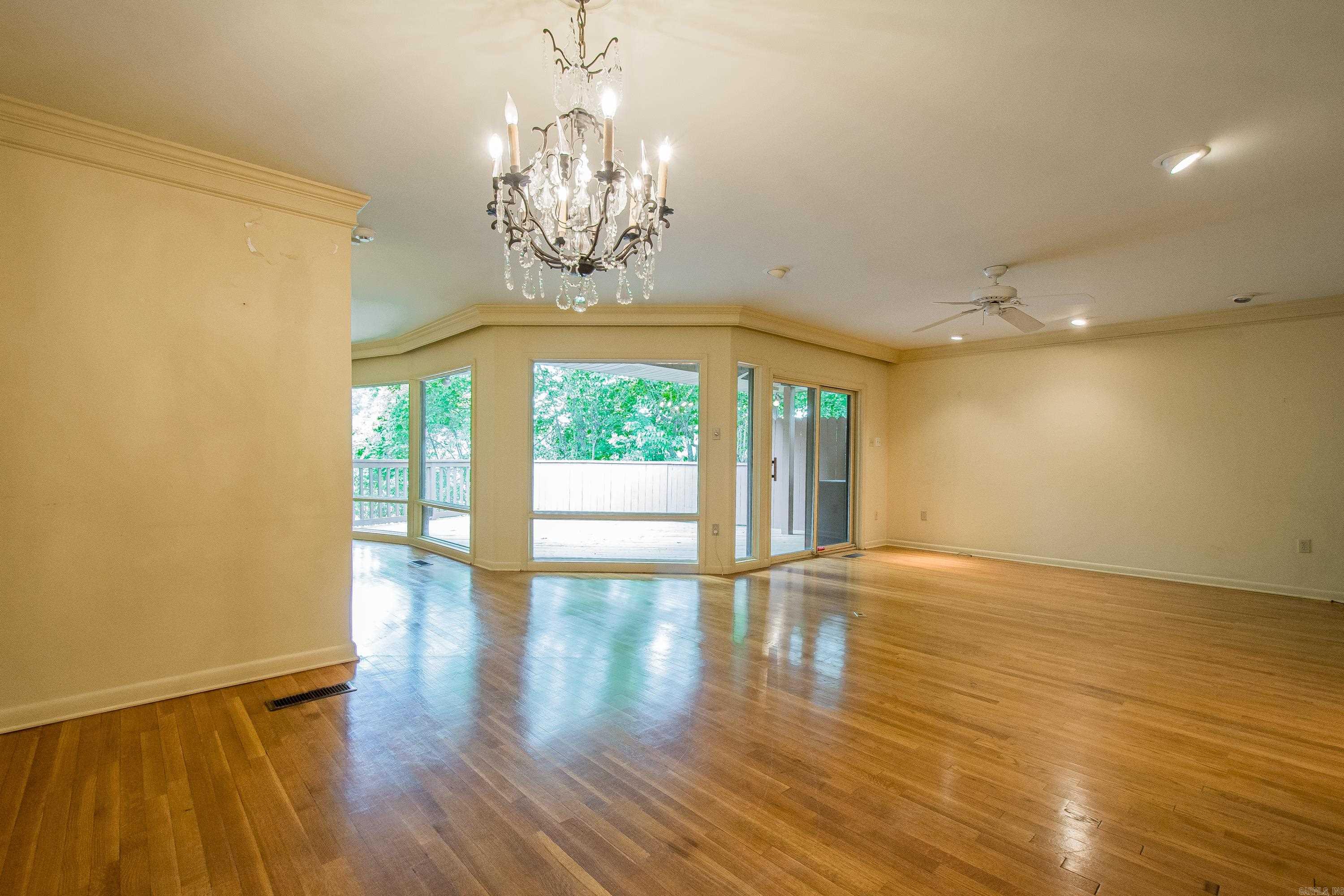 5540 N Grandview Street