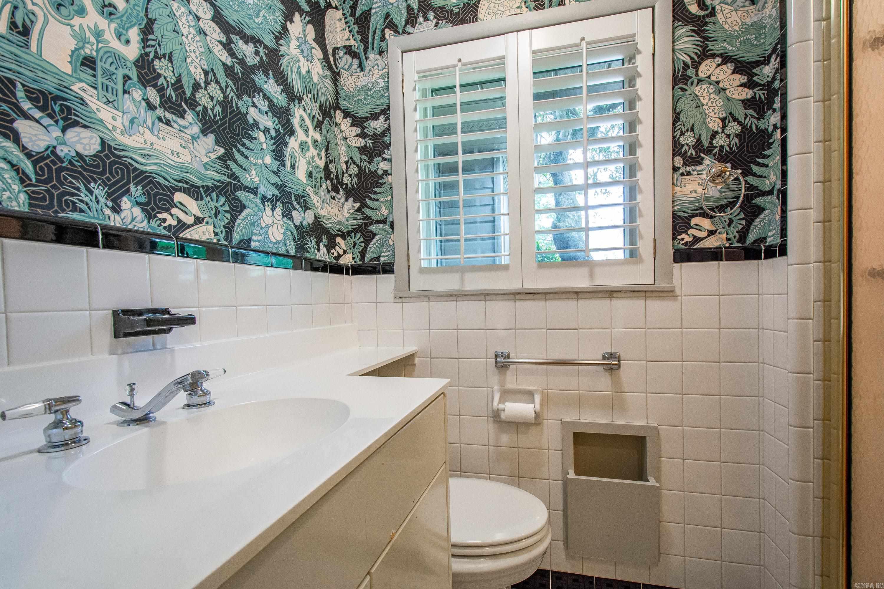 5540 N Grandview Street