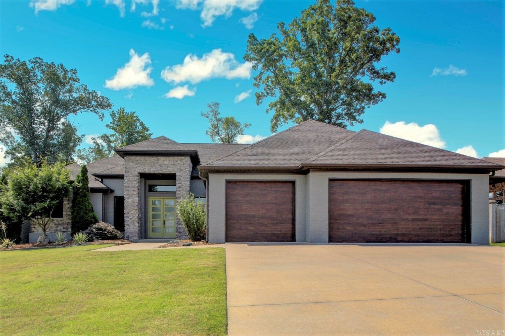 15 Cypress Lake Court