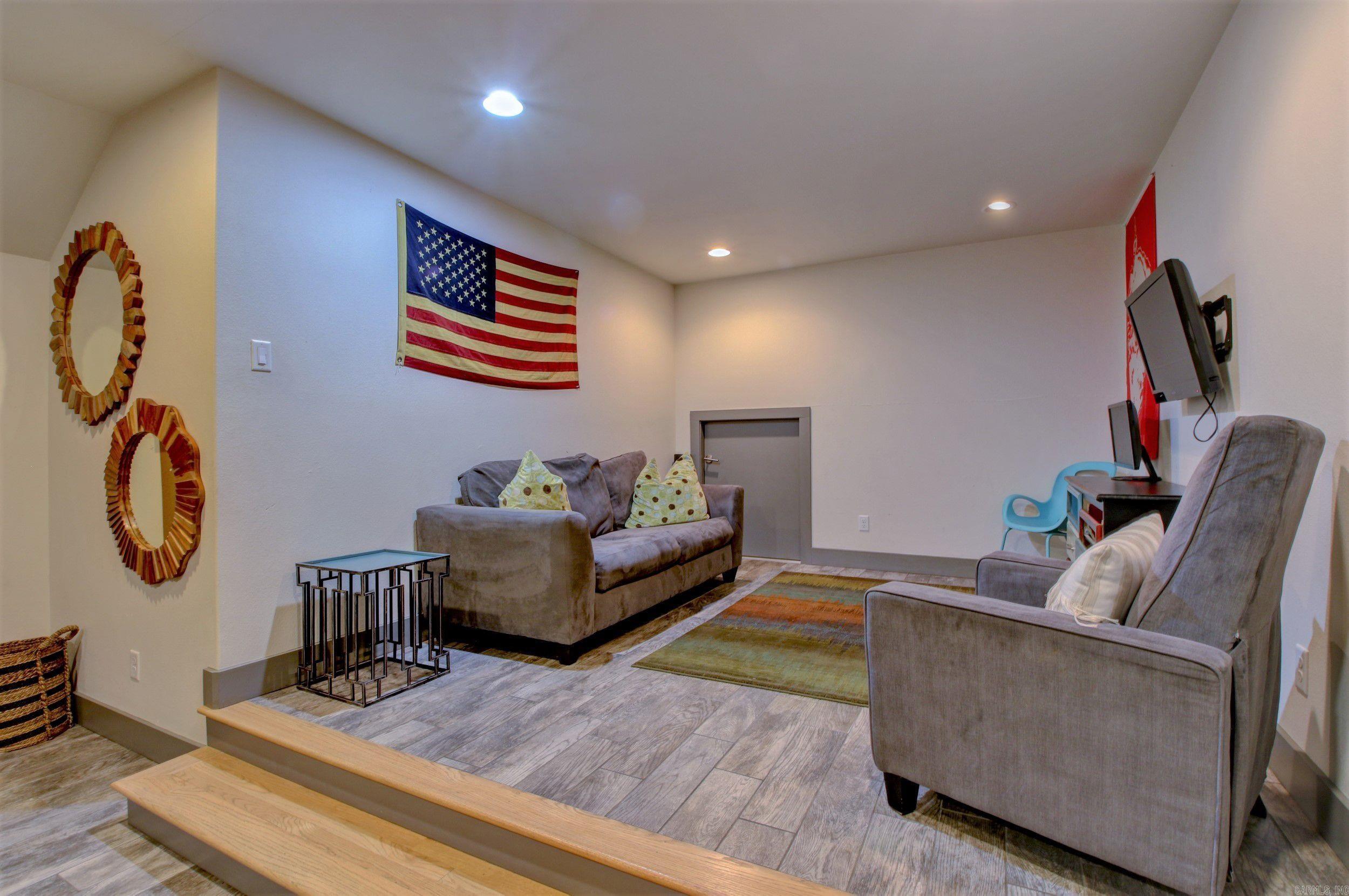 15 Cypress Lake Court