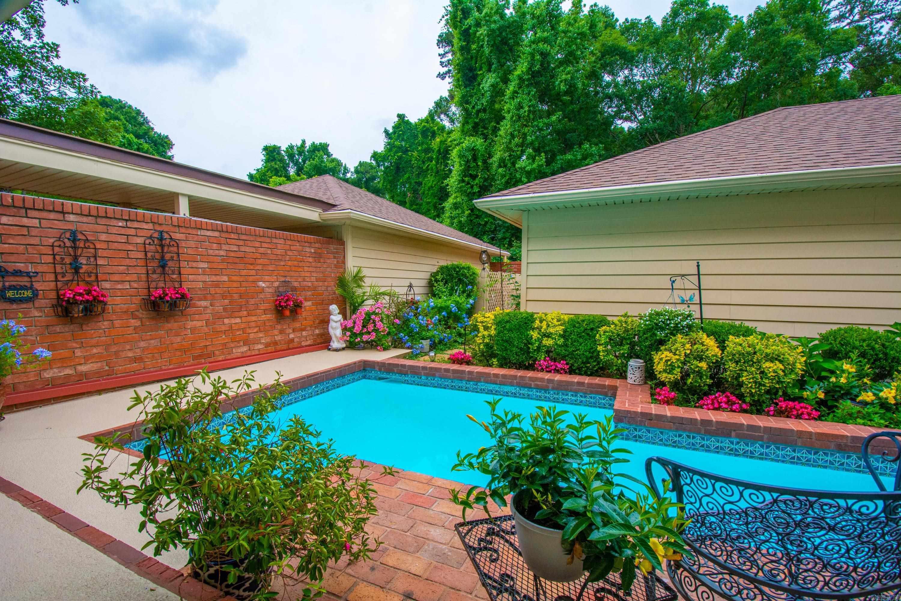707 Pleasant Valley Drive