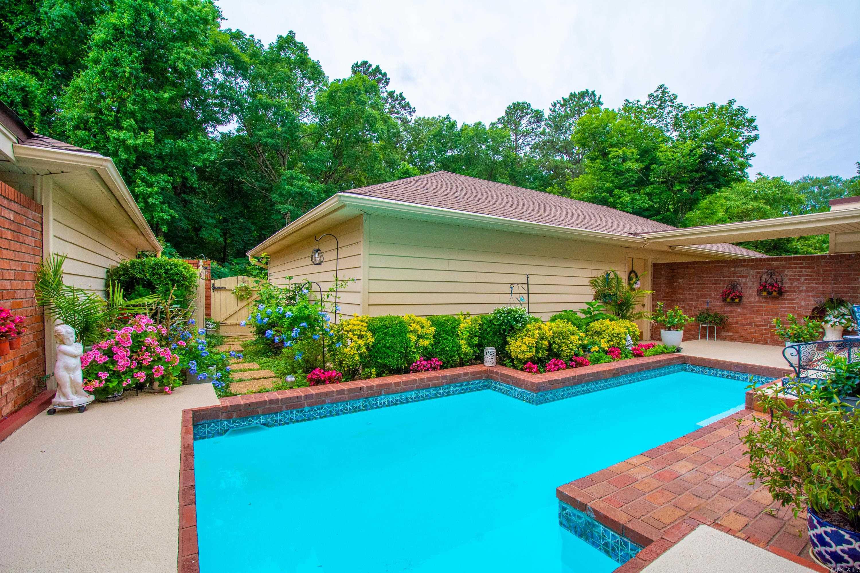 707 Pleasant Valley Drive