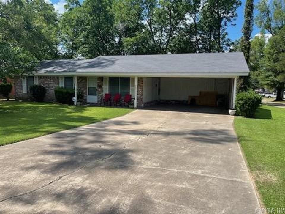 1100 Abernathy Street