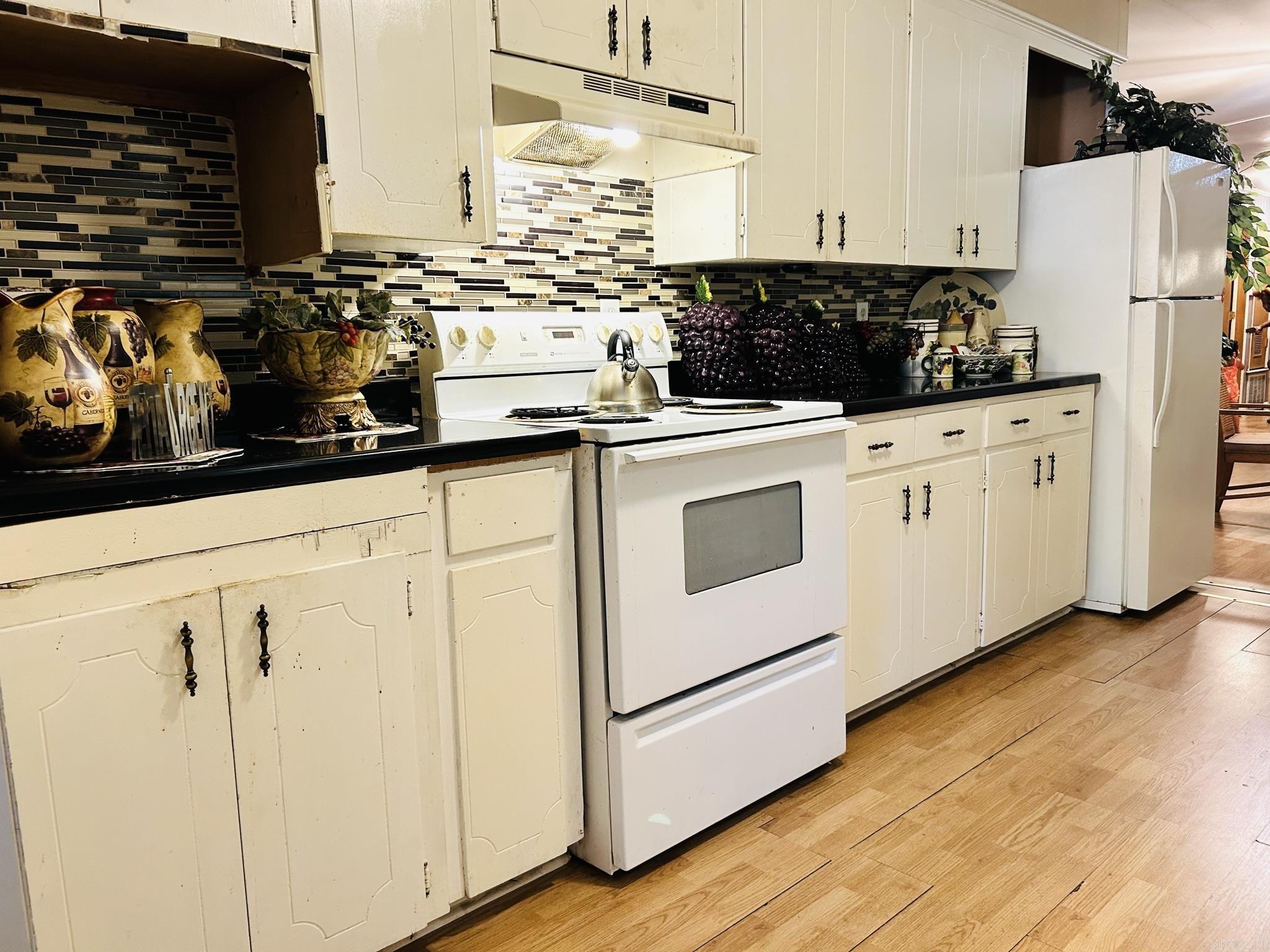 1100 Abernathy Street