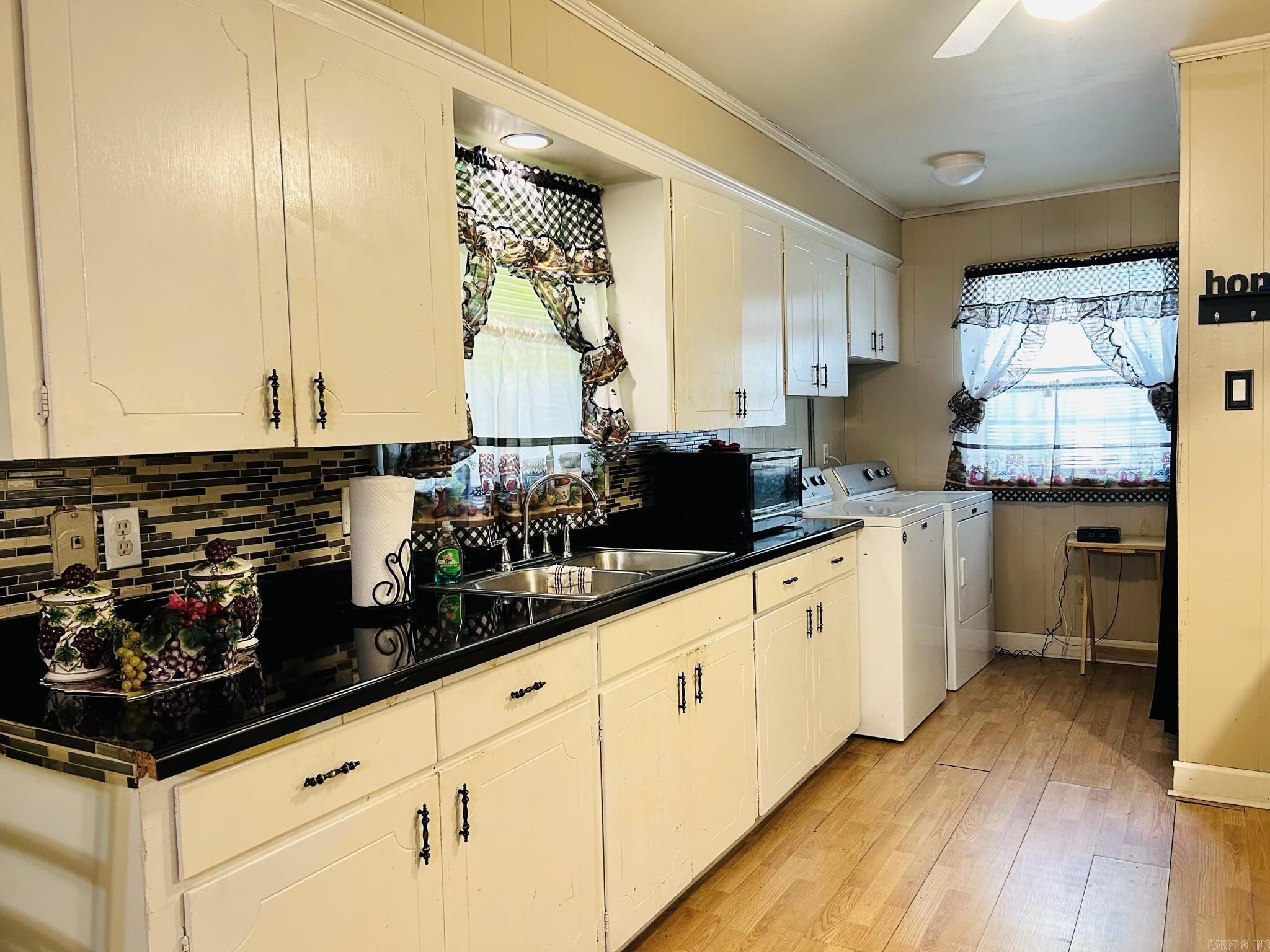 1100 Abernathy Street