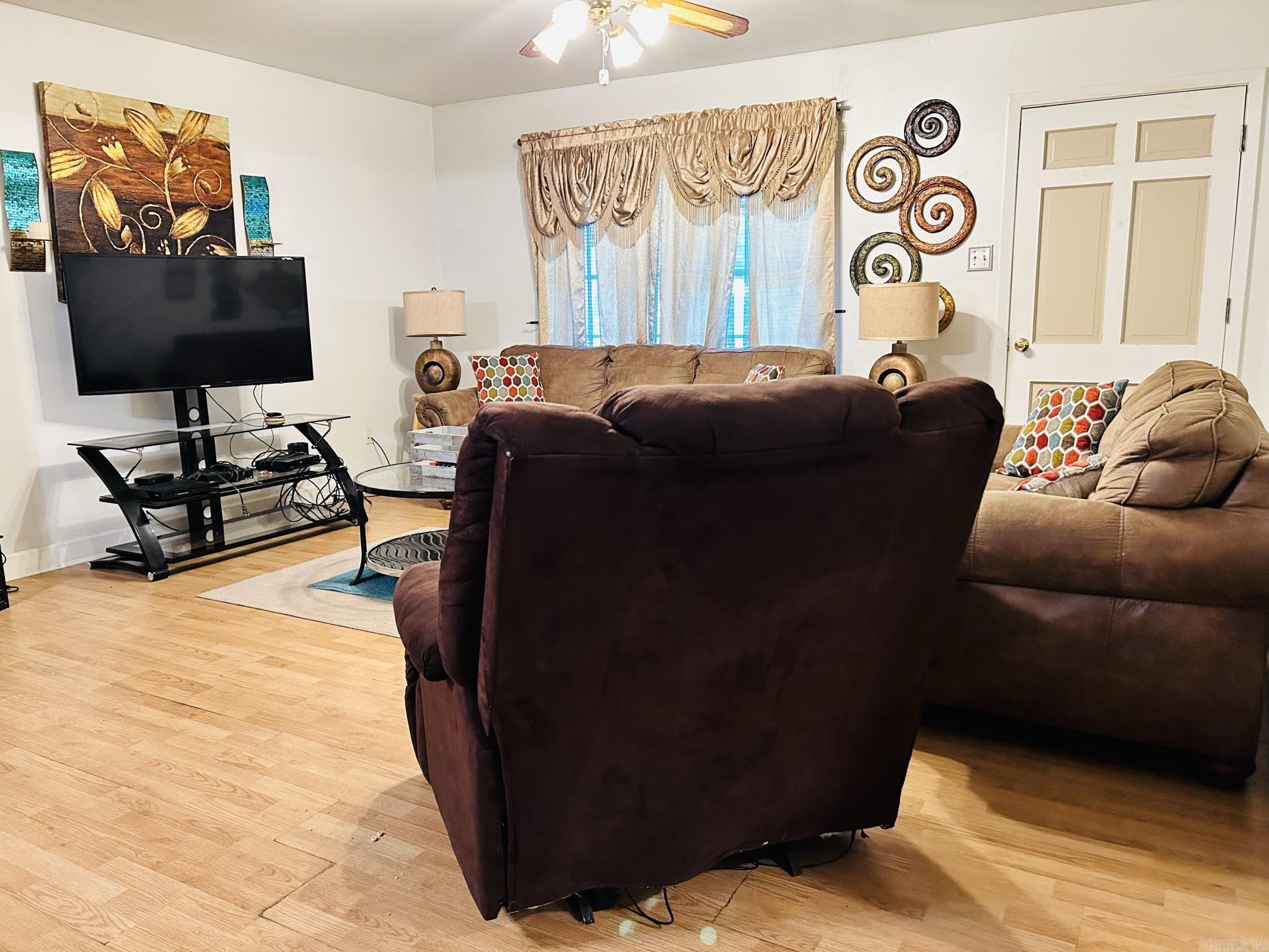 1100 Abernathy Street