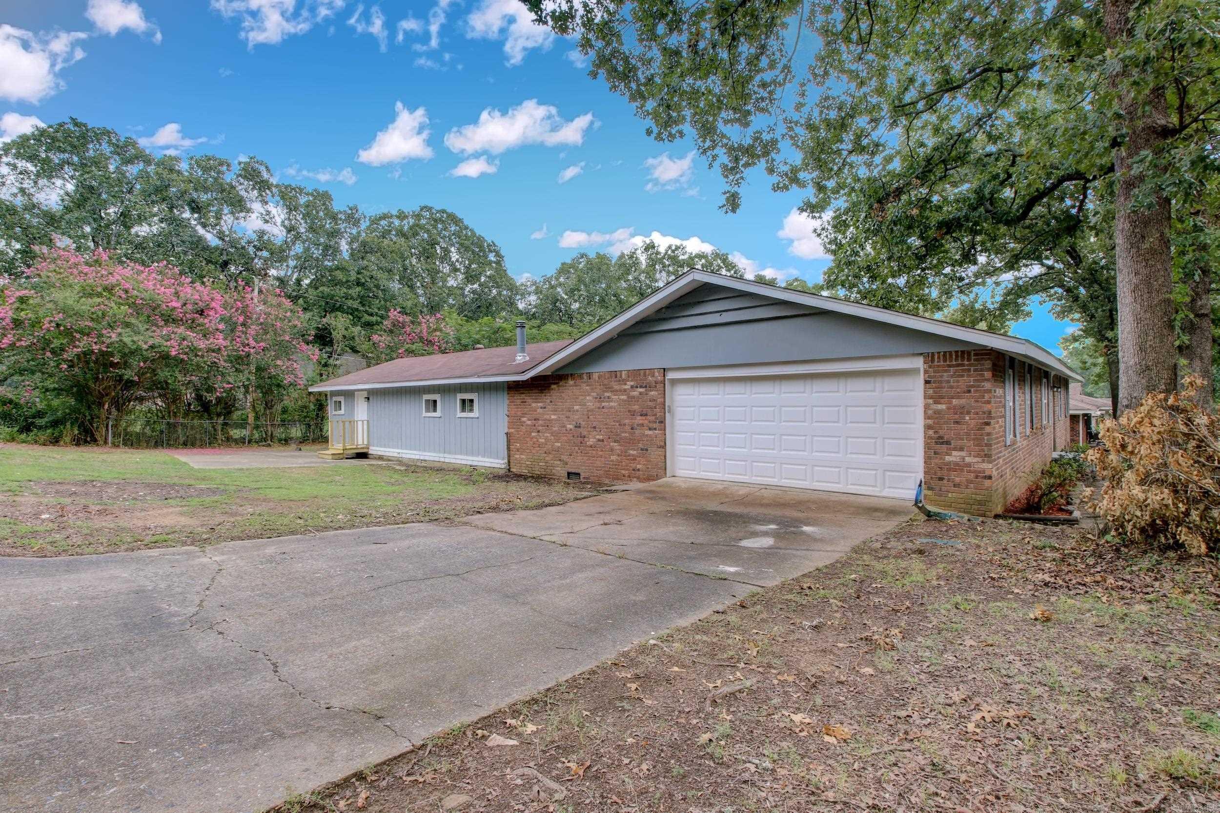 44 Jackson Oaks Drive