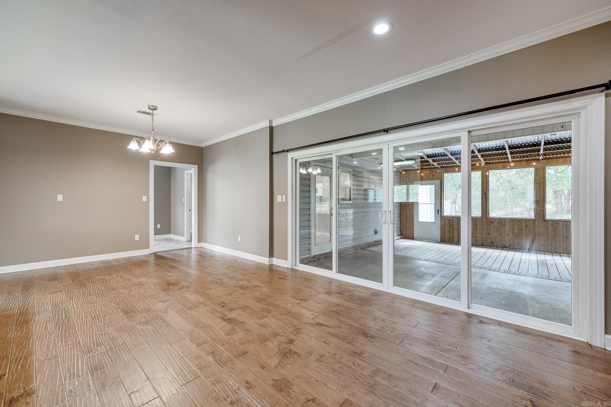 6 Cooper Lane