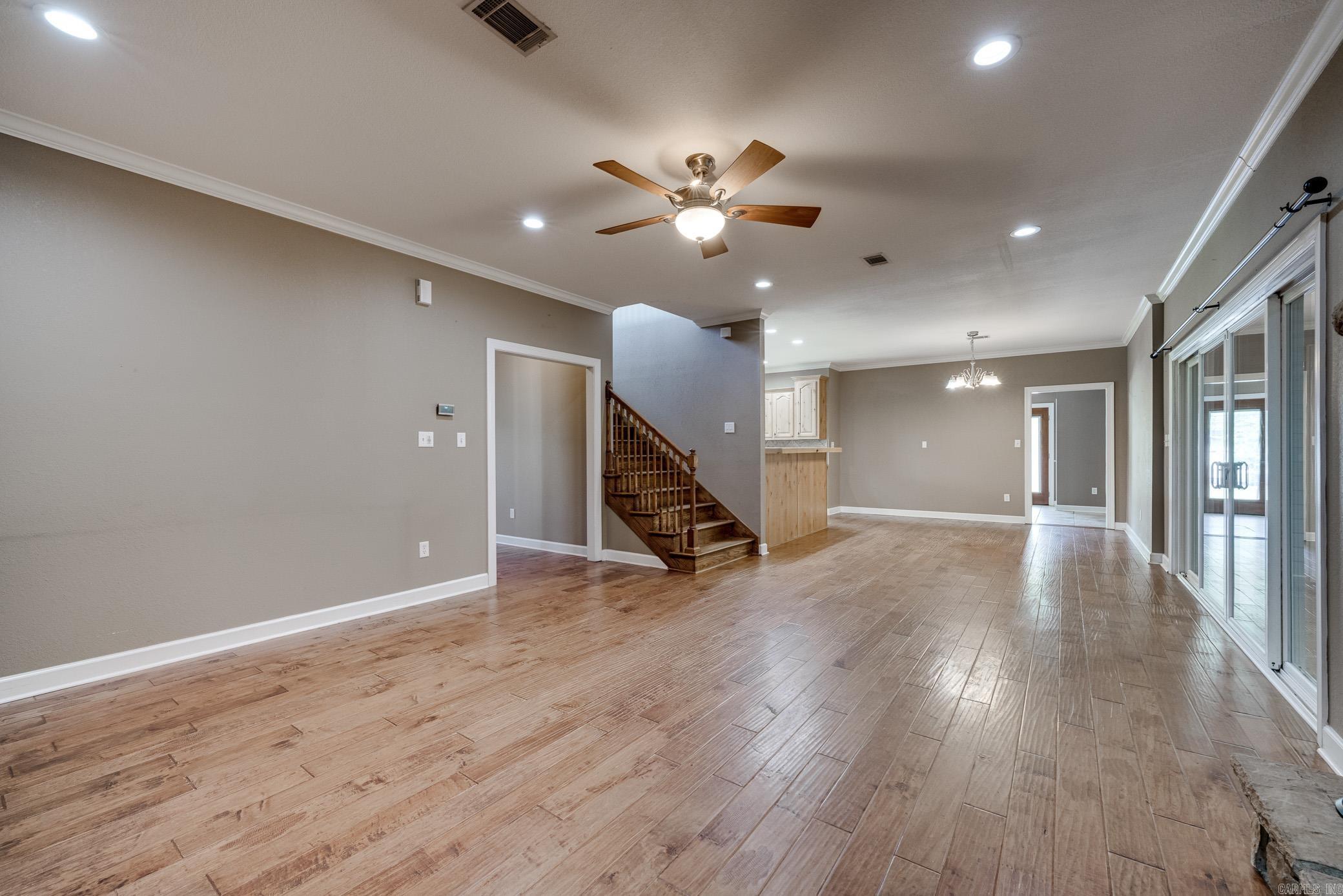 6 Cooper Lane