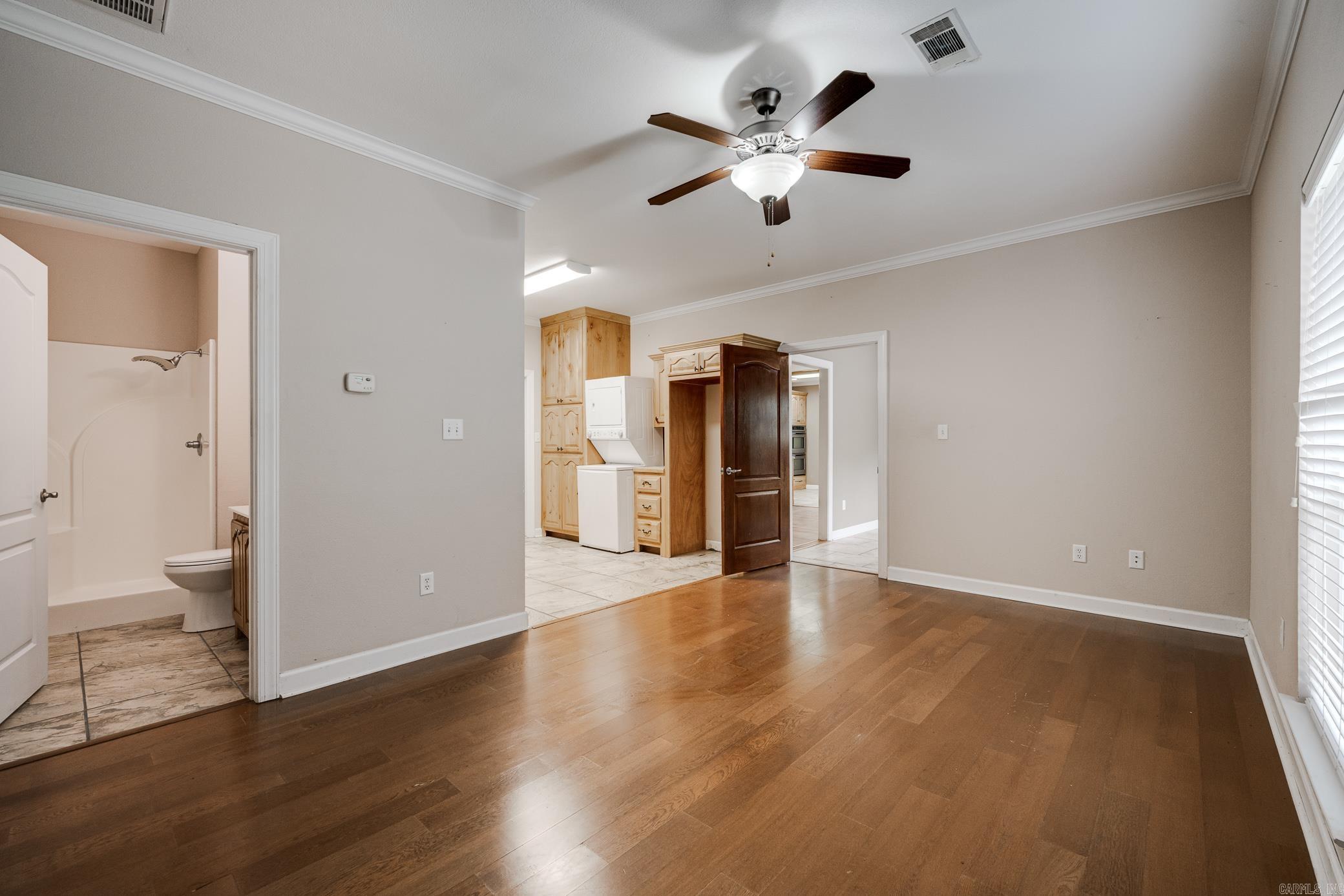 6 Cooper Lane