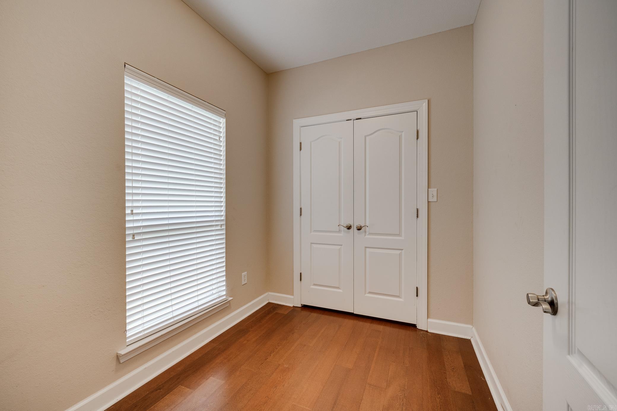 6 Cooper Lane