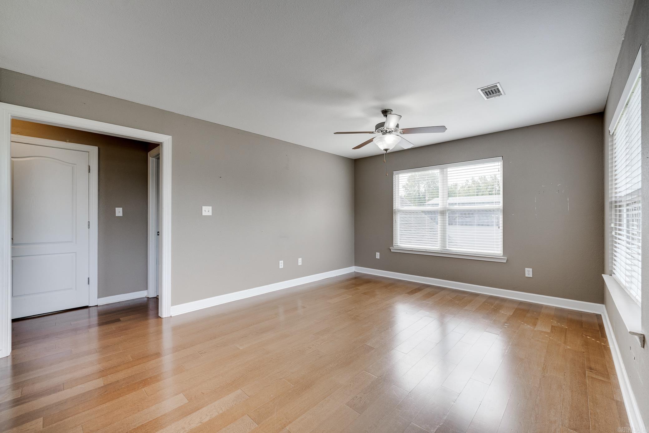 6 Cooper Lane