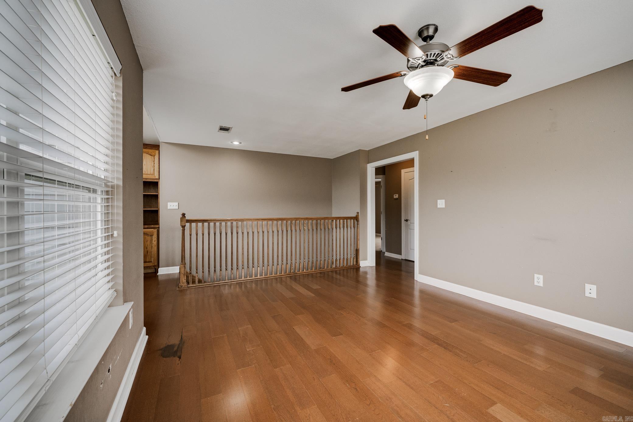 6 Cooper Lane