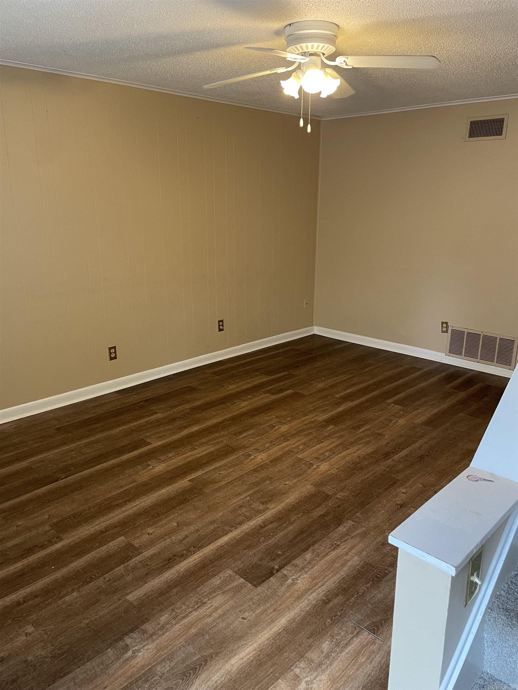 601 Brookside Drive Unit: 9