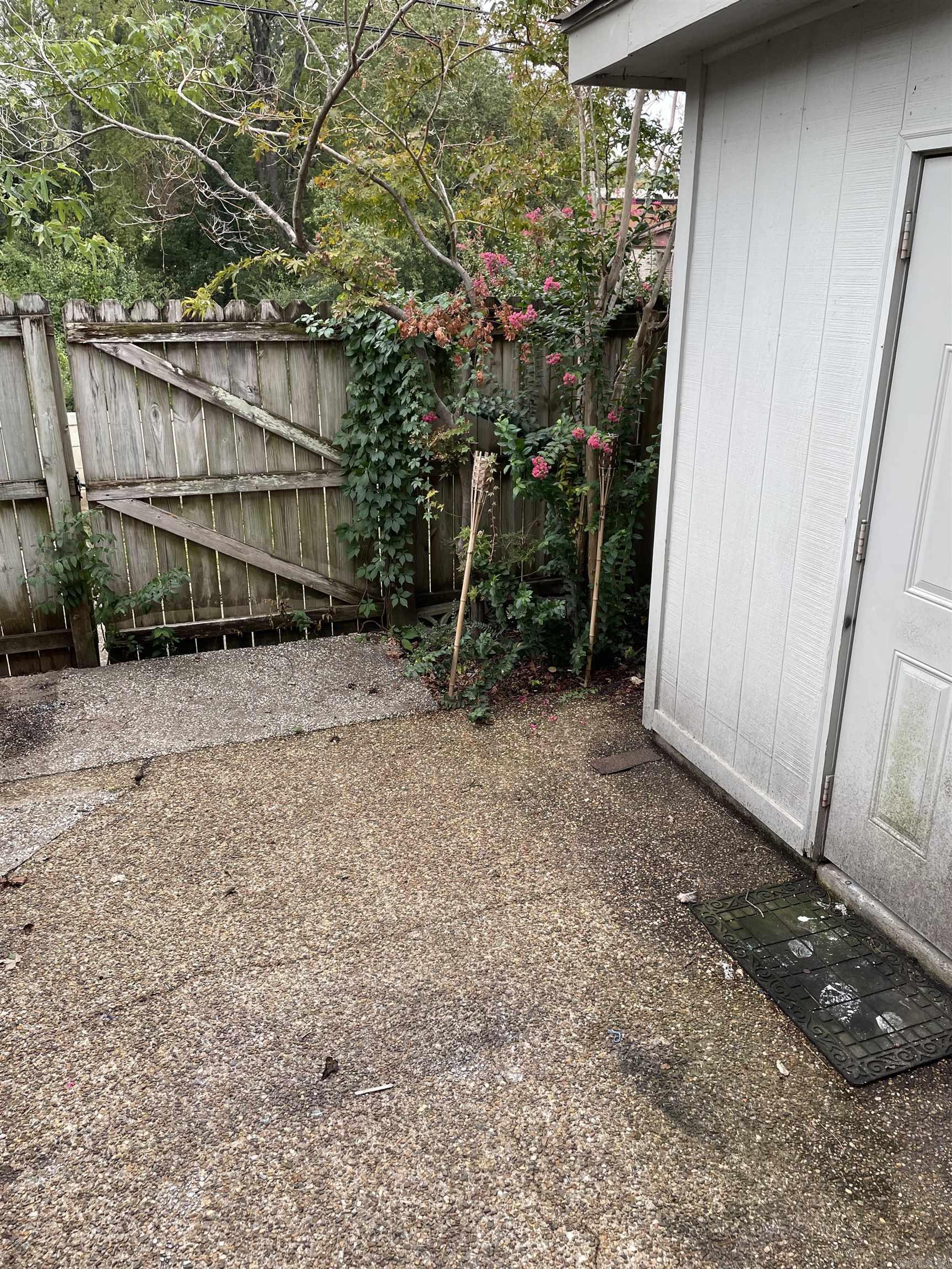 601 Brookside Drive Unit: 9