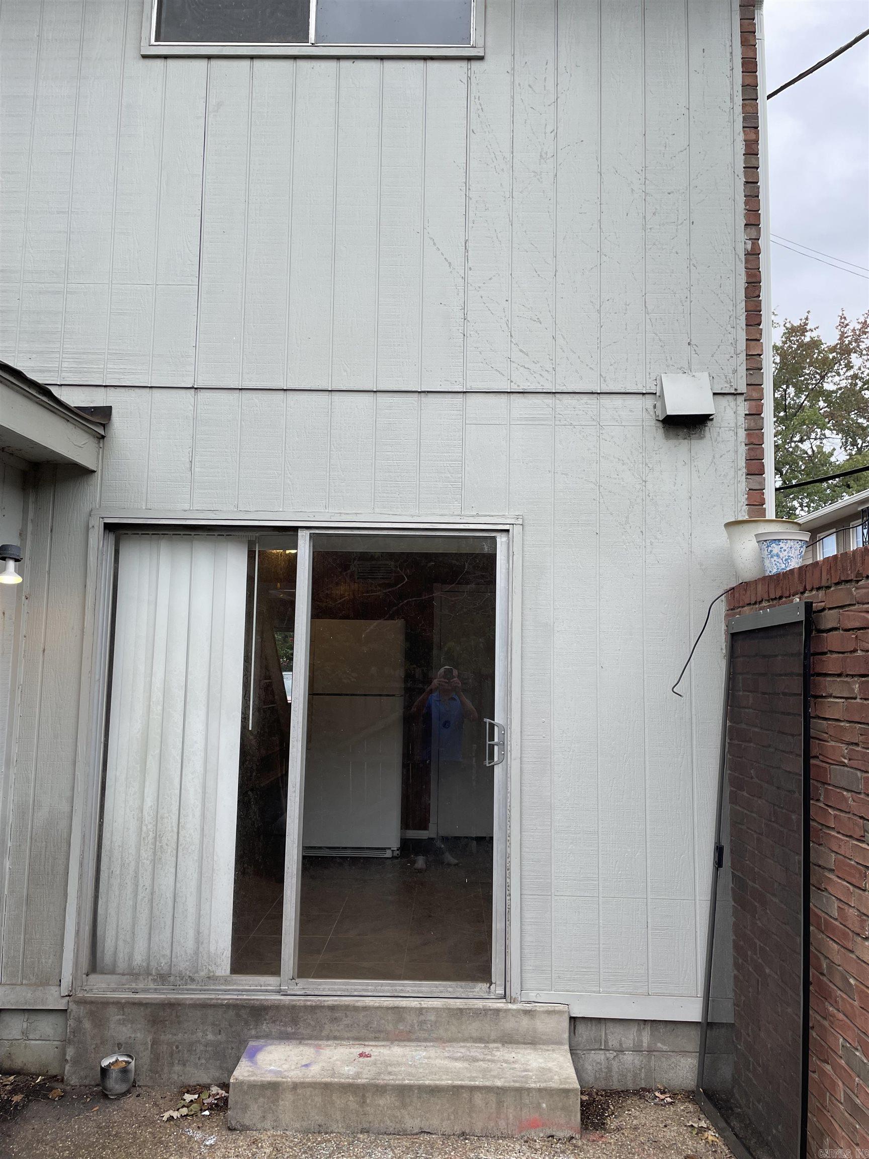 601 Brookside Drive Unit: 9