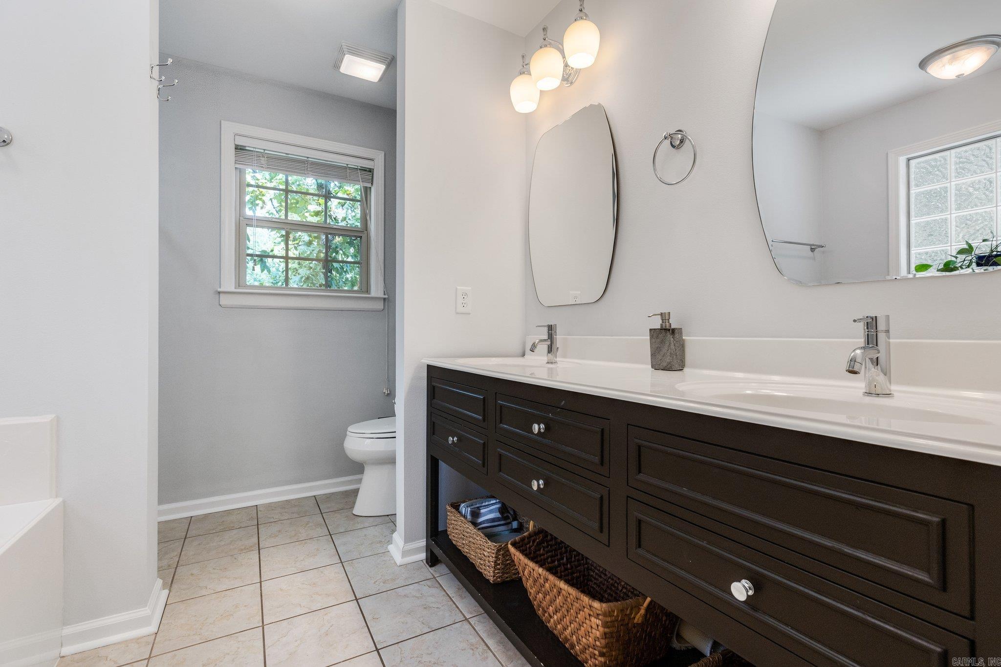 1079 Mountain Side Cove