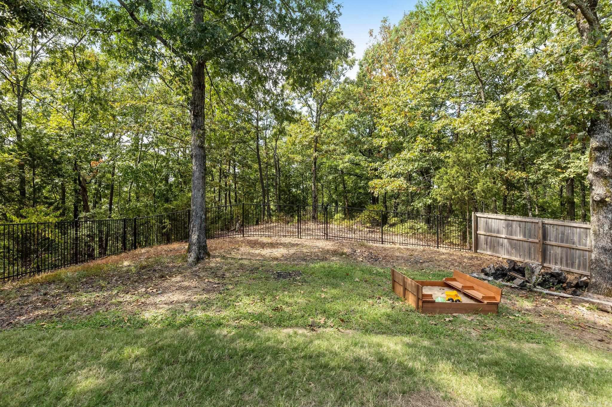 1079 Mountain Side Cove