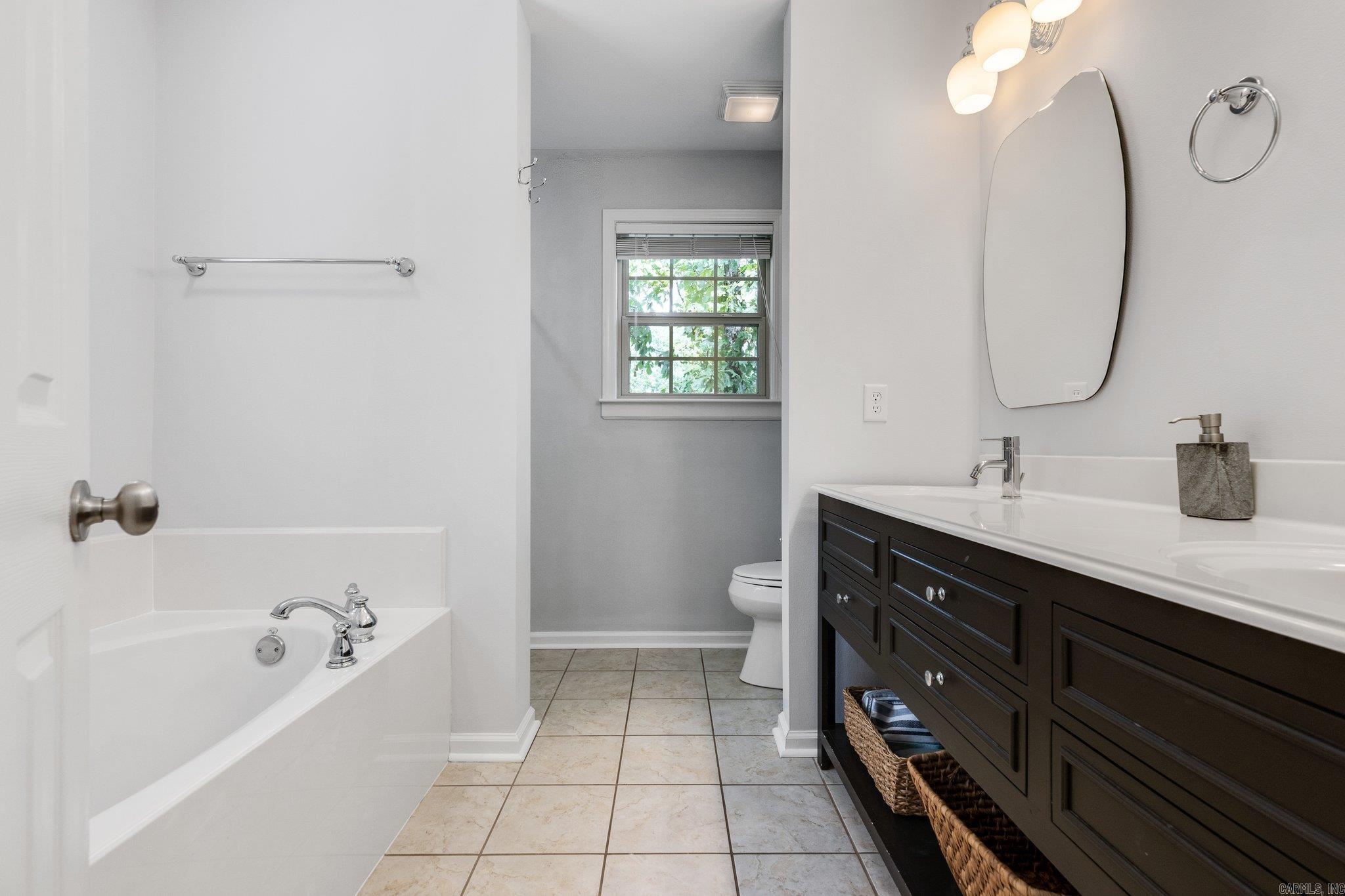 1079 Mountain Side Cove