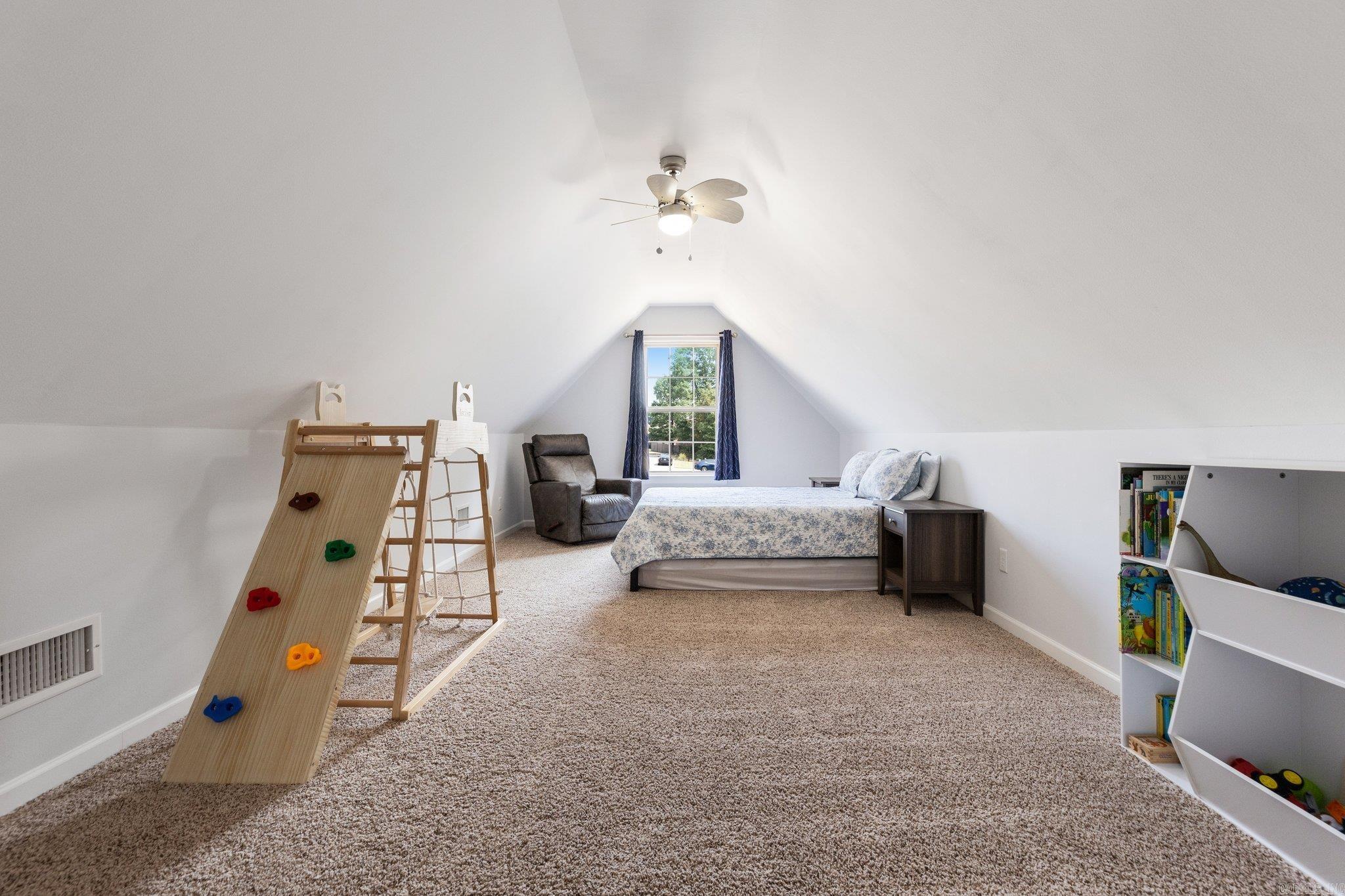 1079 Mountain Side Cove