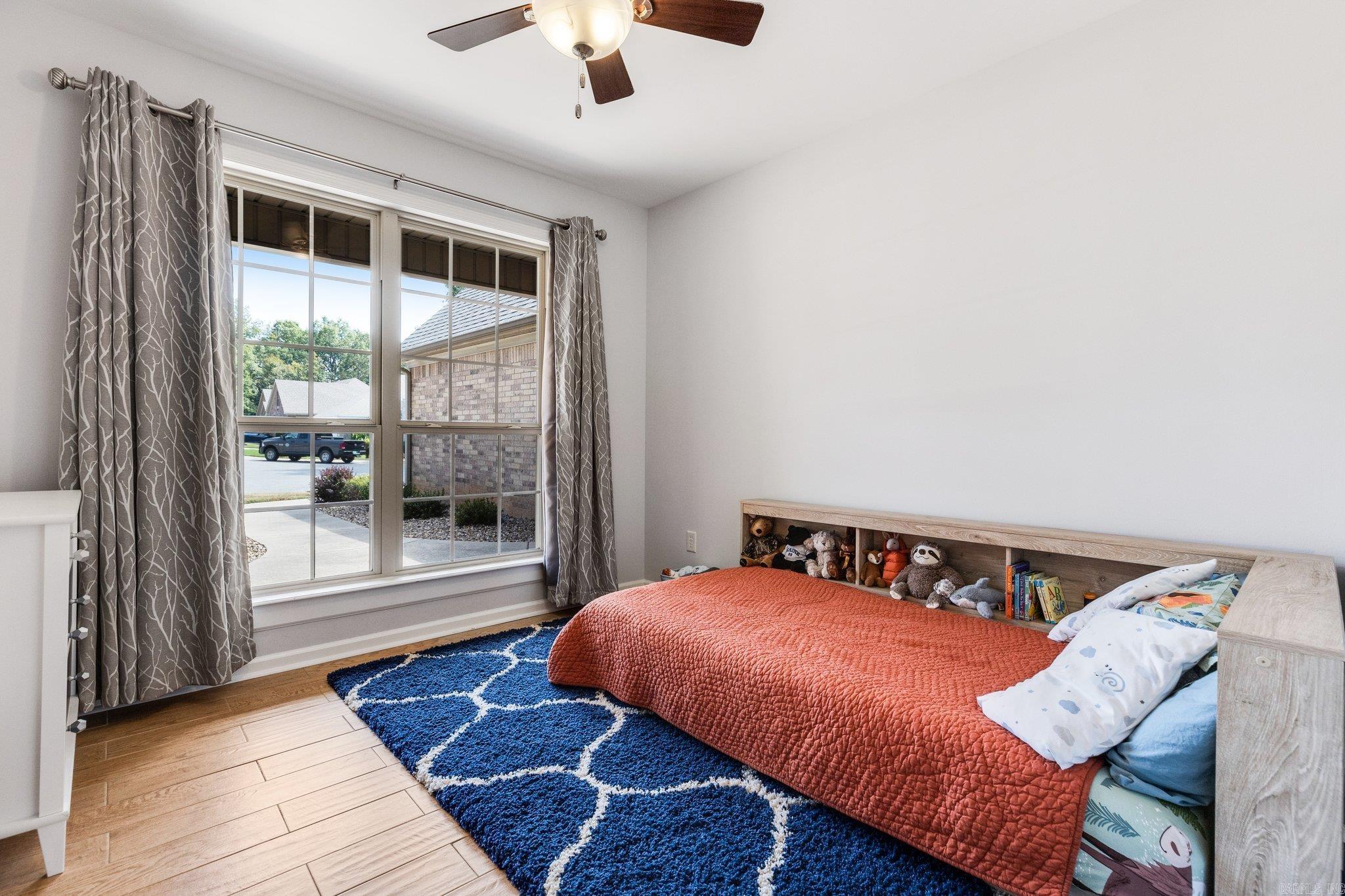 1079 Mountain Side Cove