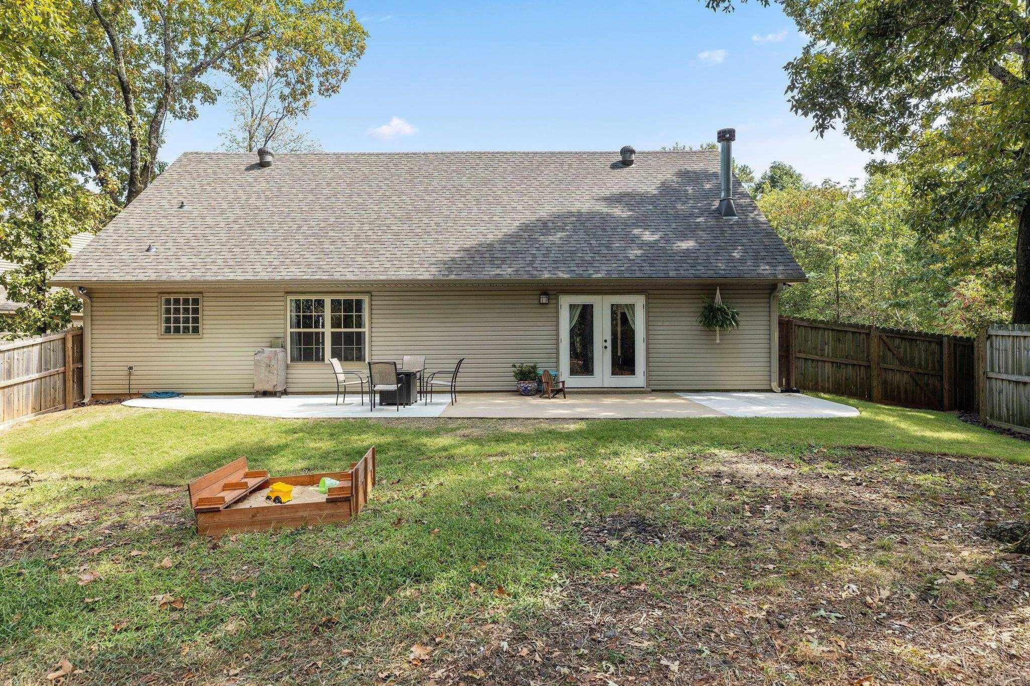 1079 Mountain Side Cove