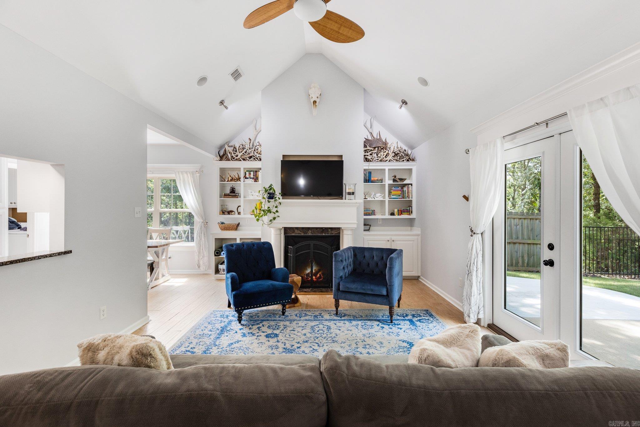 1079 Mountain Side Cove