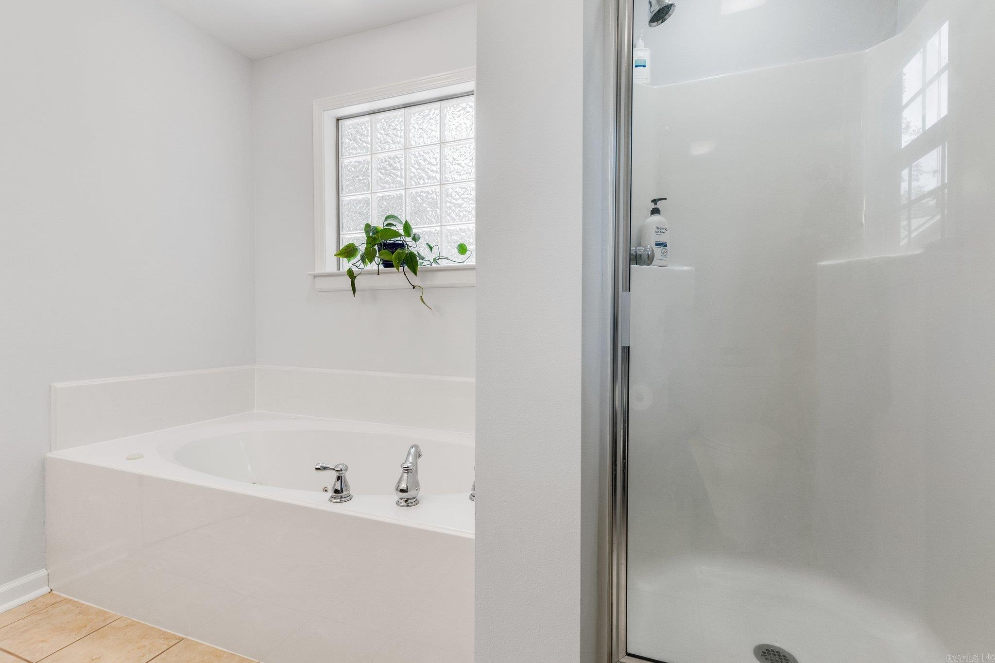 1079 Mountain Side Cove