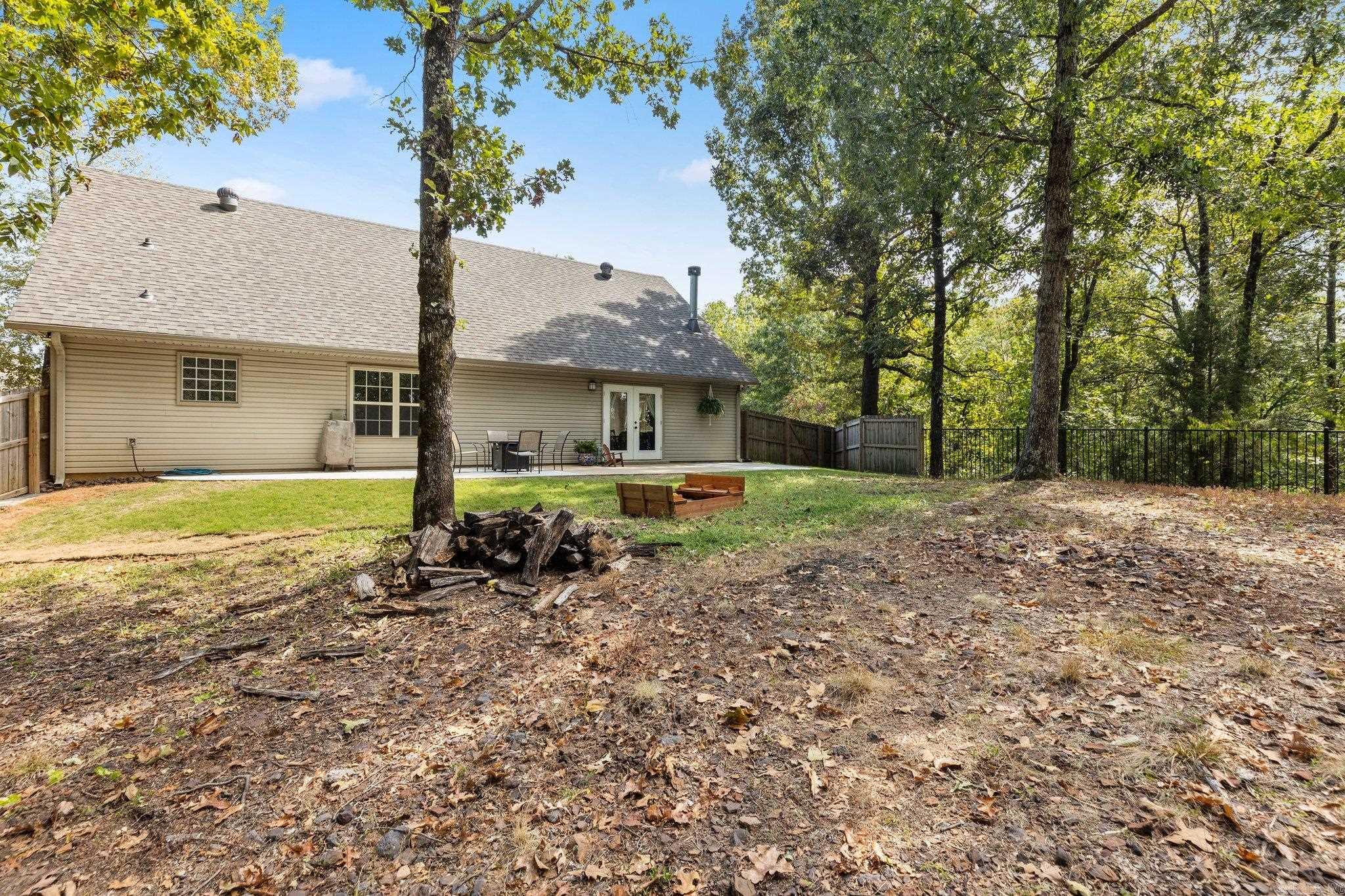 1079 Mountain Side Cove