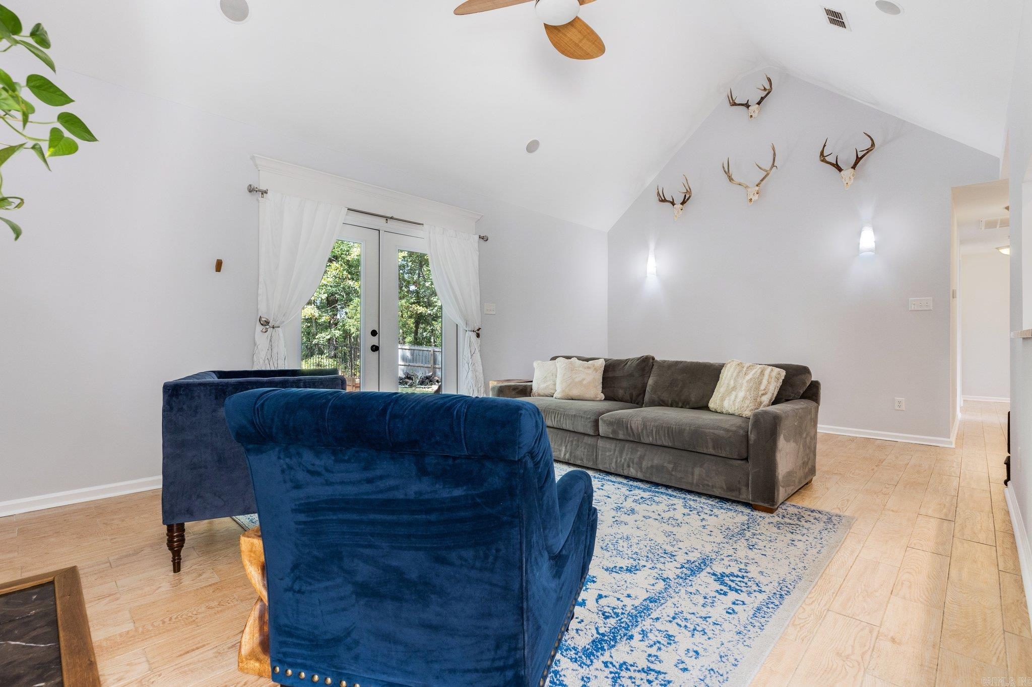 1079 Mountain Side Cove