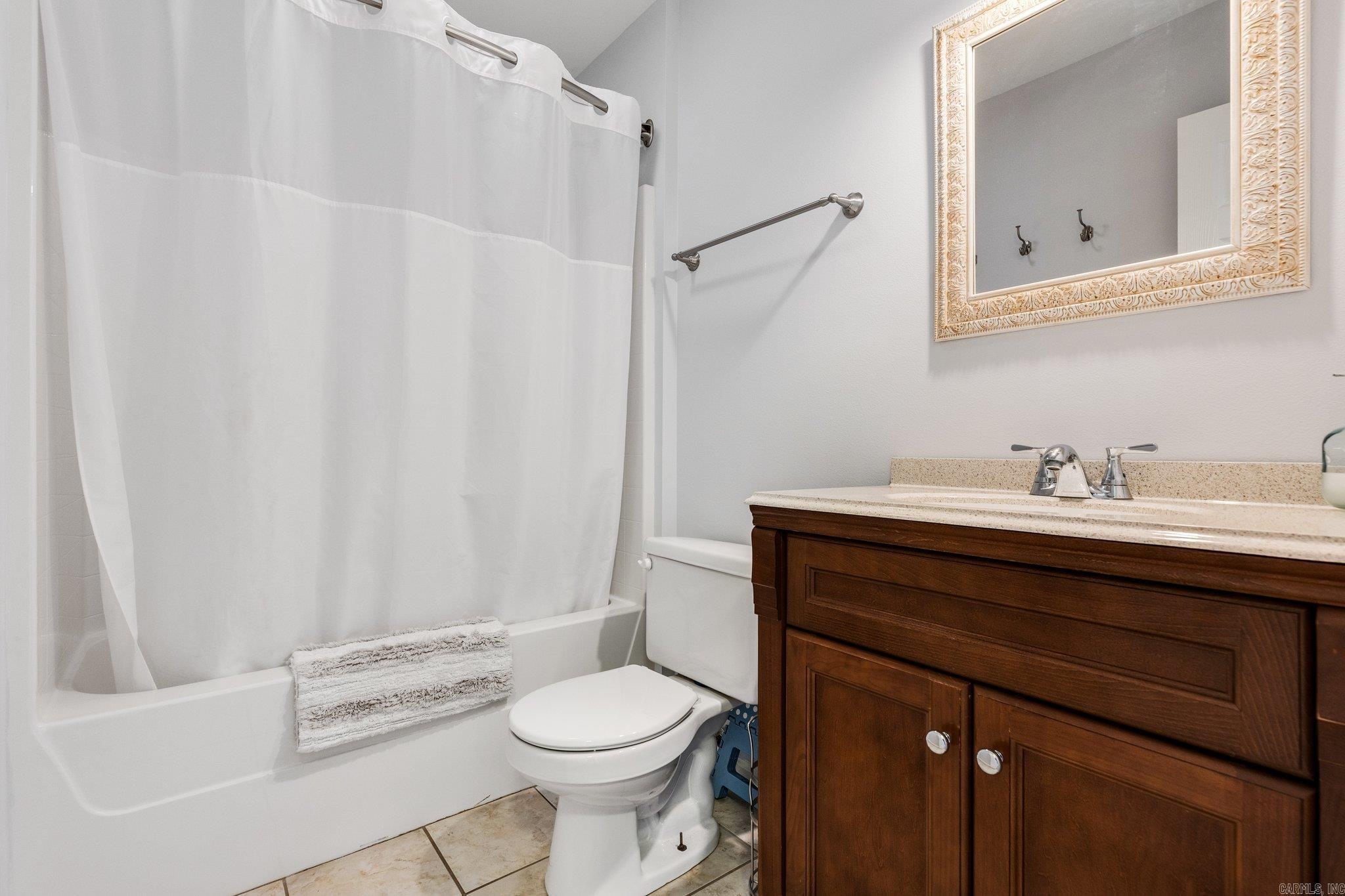 1079 Mountain Side Cove