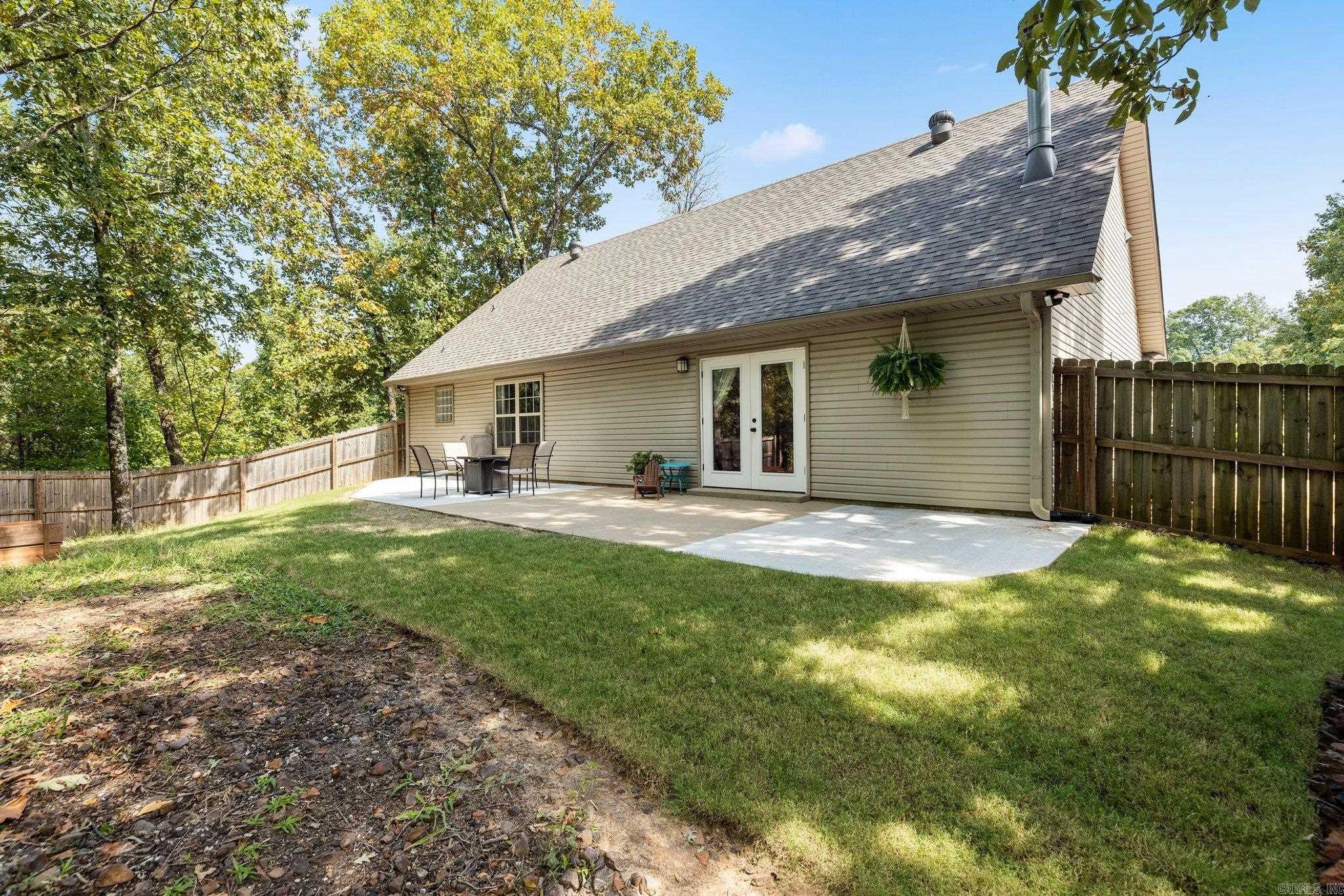 1079 Mountain Side Cove