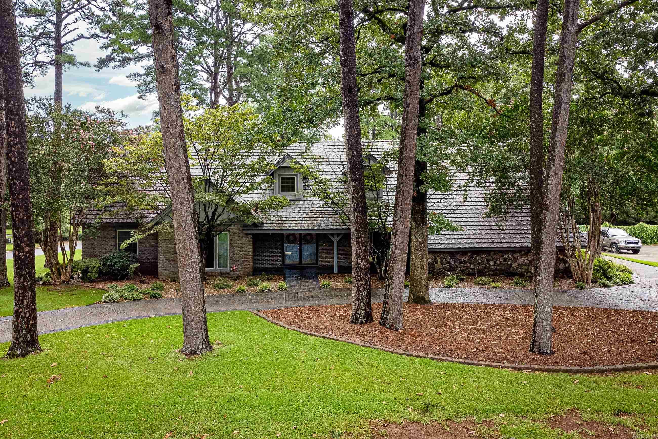 91 Valley Club Circle