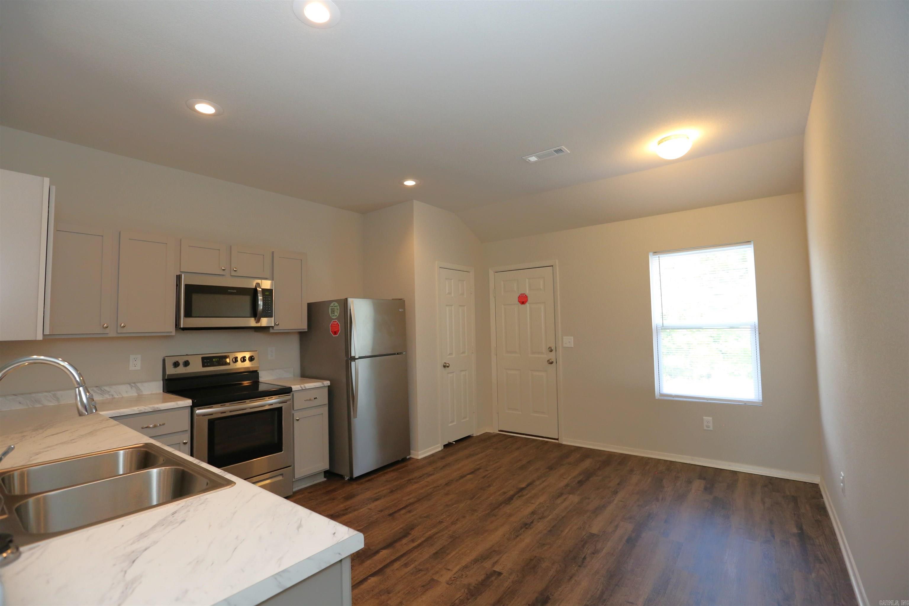 1248 Meadows Drive