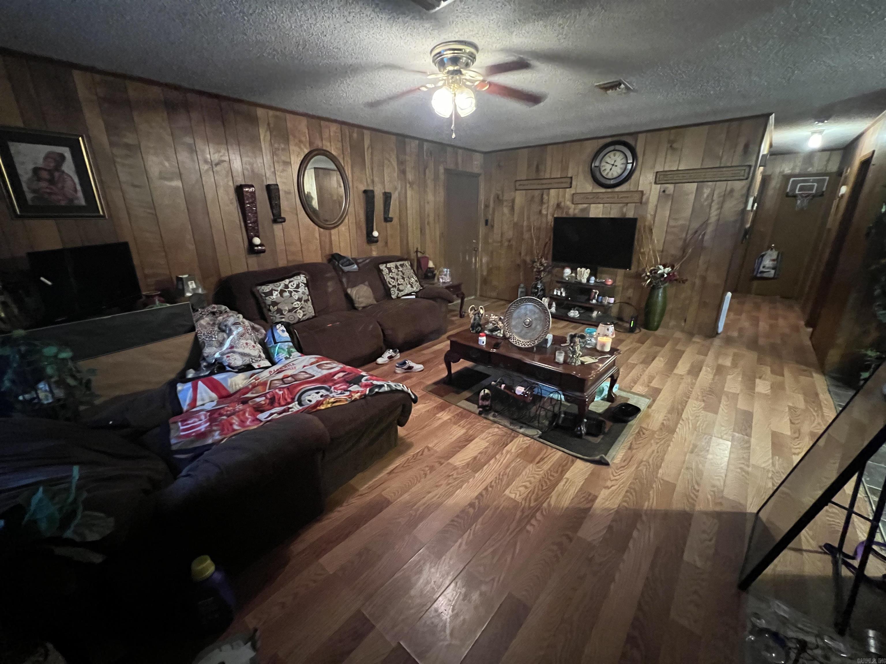 1233 Mimosa Street