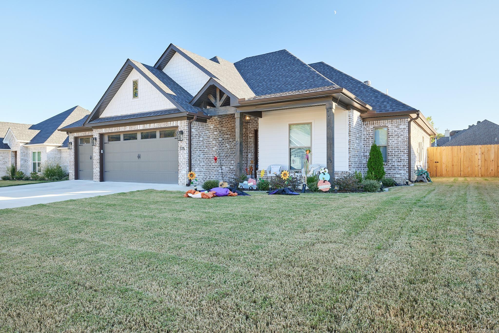 705 Dawsons Point Avenue