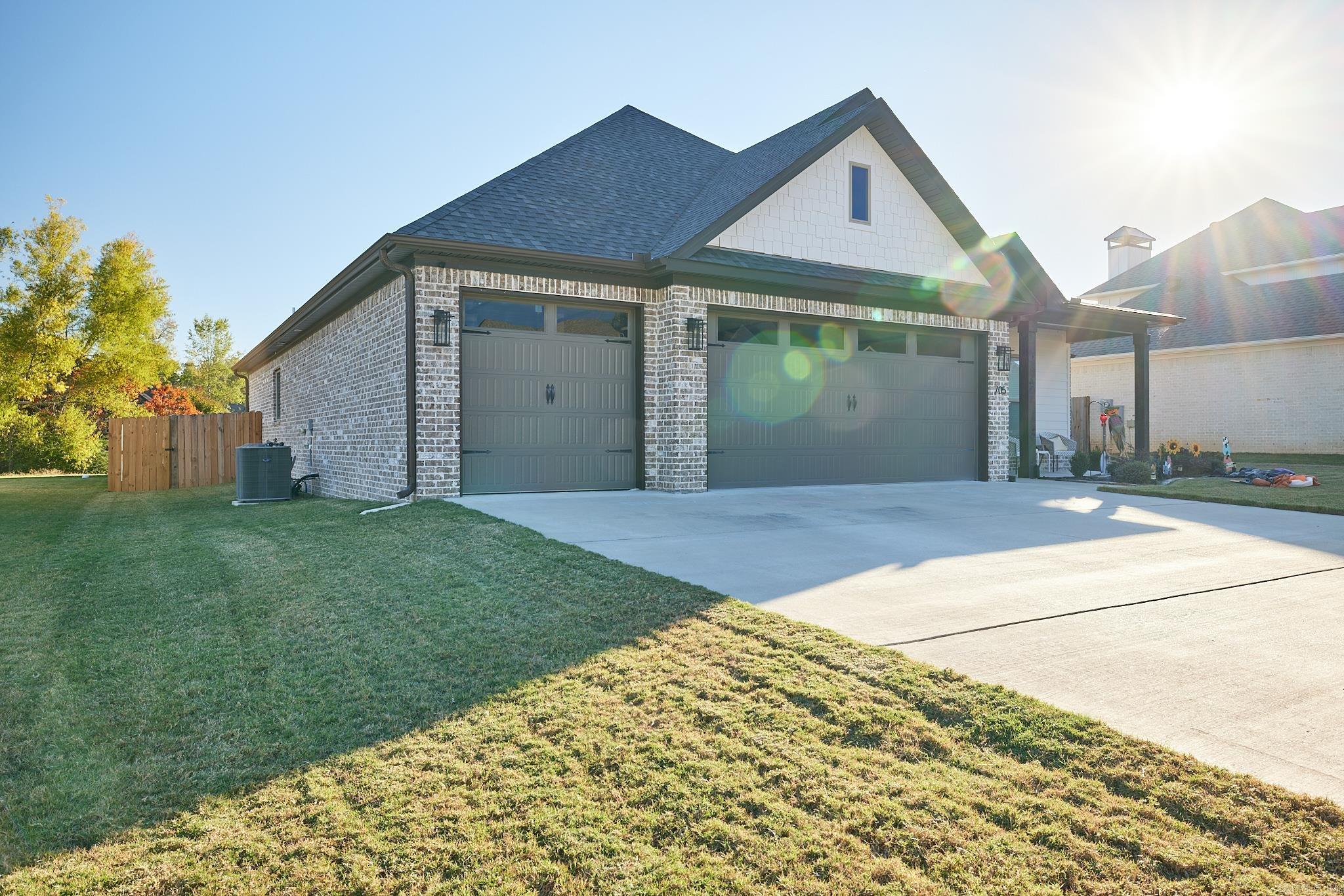 705 Dawsons Point Avenue