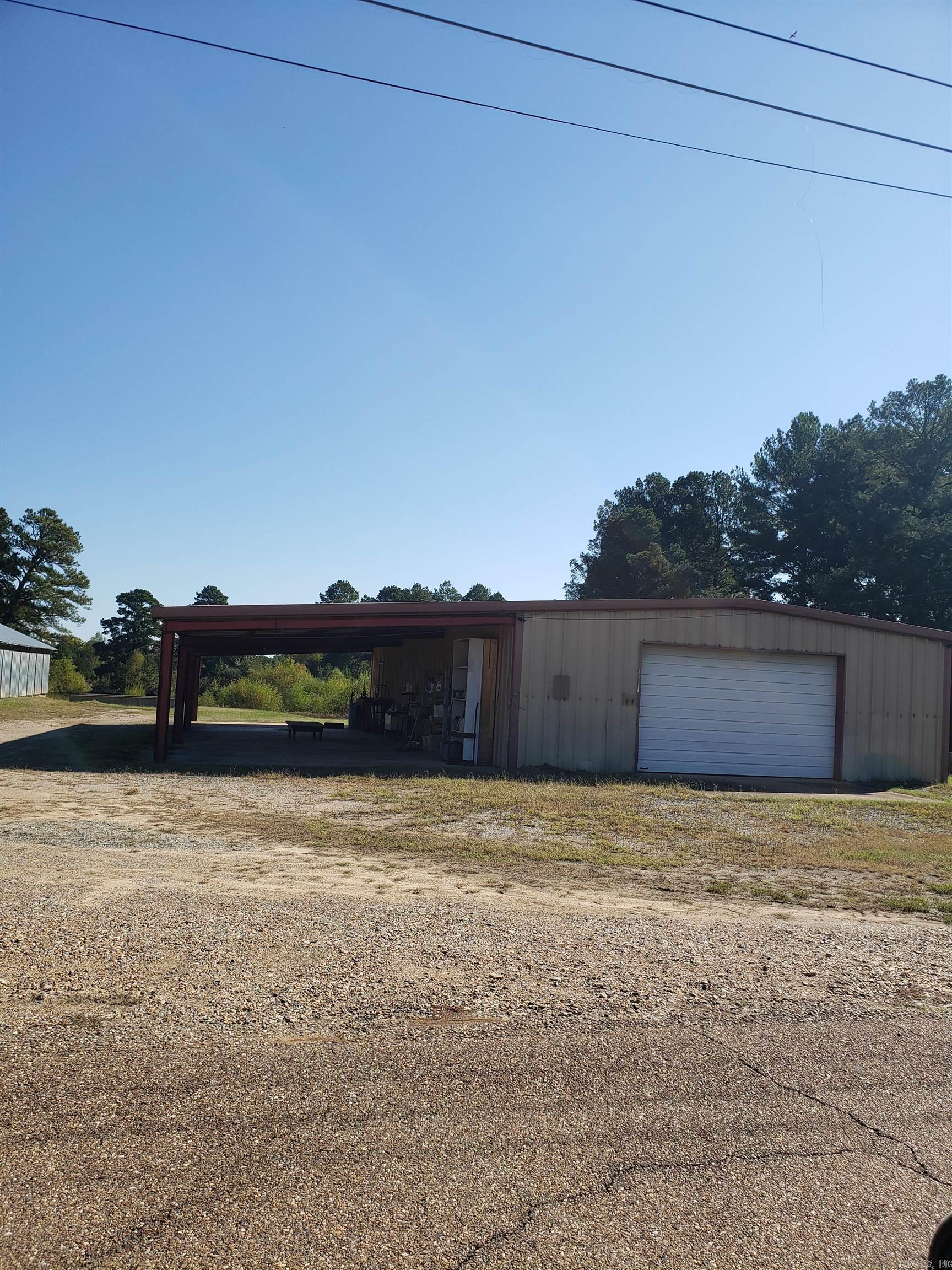2104 Buck Wright Road