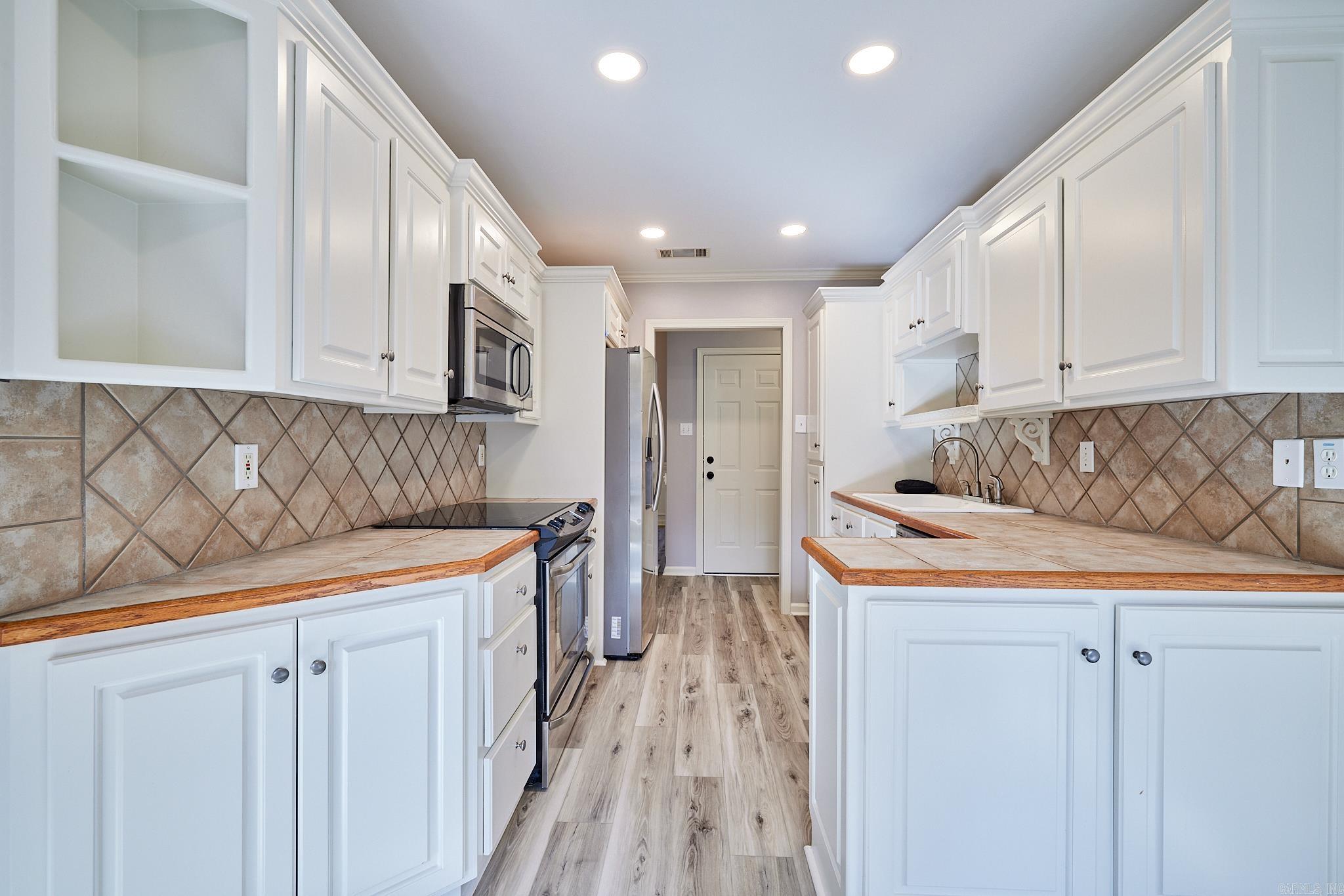 135 Apple Blossom Loop