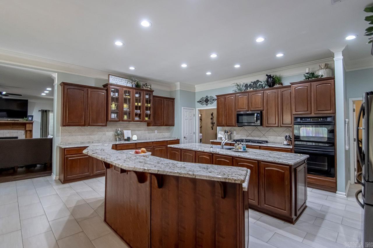 6816 Kensington Drive