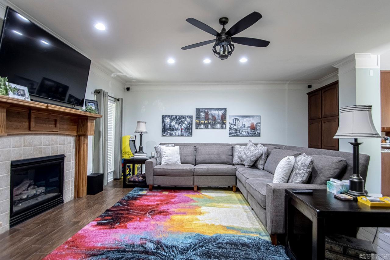 6816 Kensington Drive