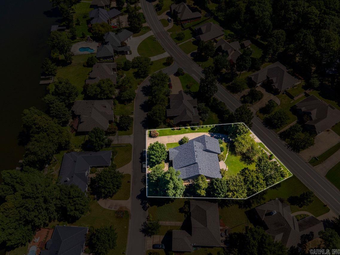 6816 Kensington Drive