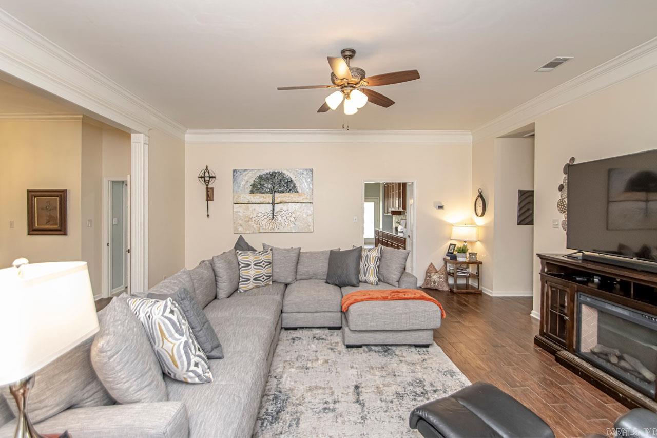 6816 Kensington Drive