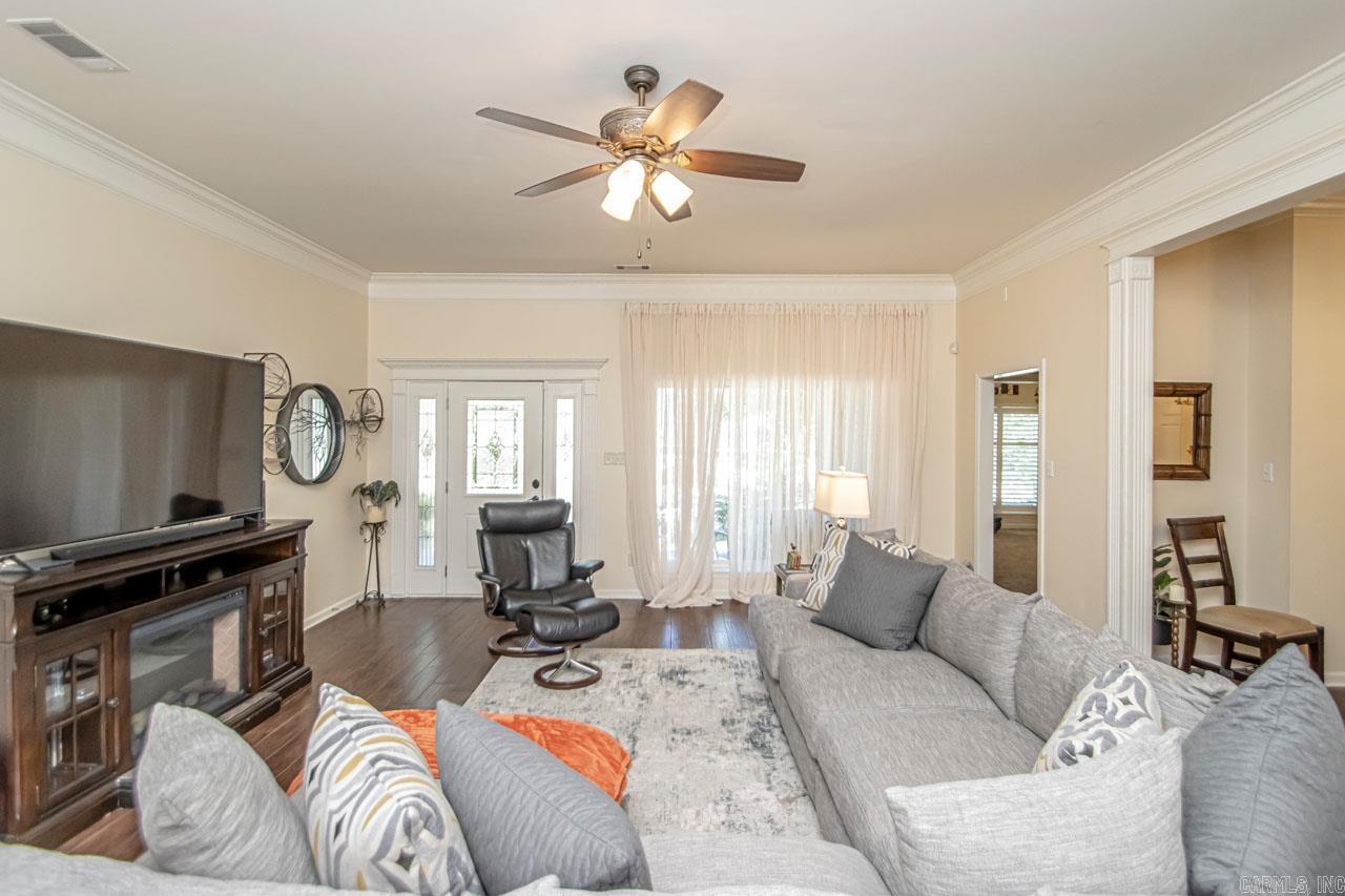 6816 Kensington Drive