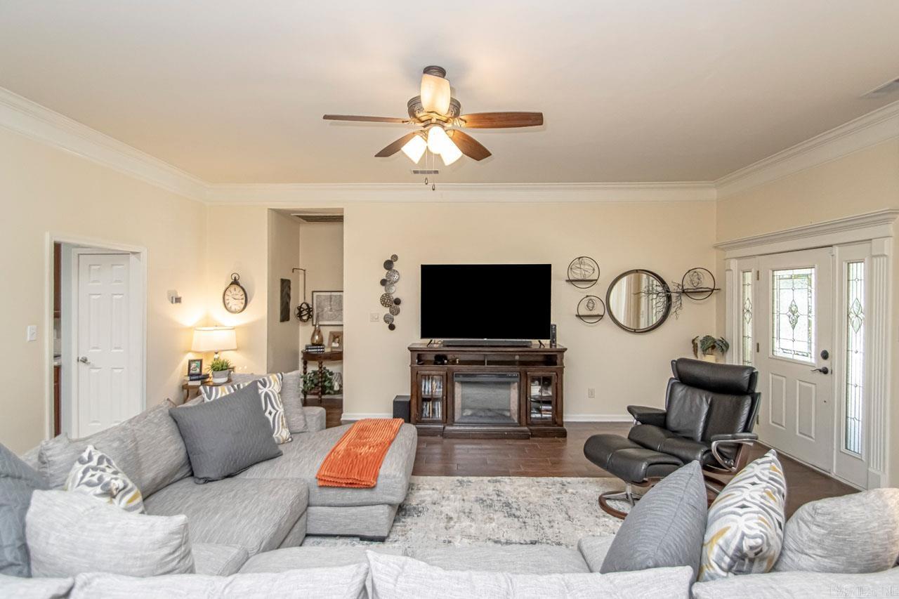 6816 Kensington Drive