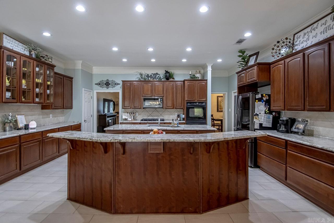 6816 Kensington Drive