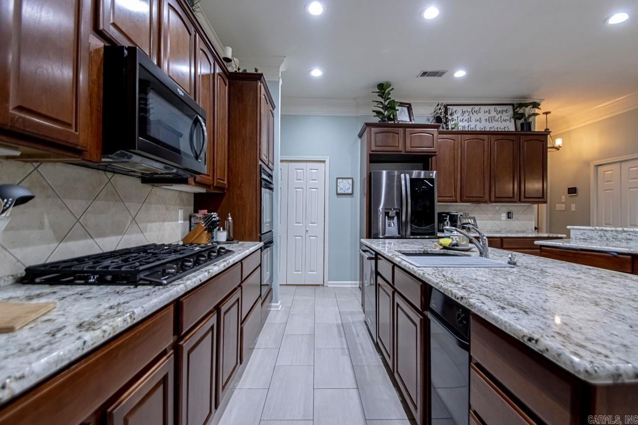 6816 Kensington Drive